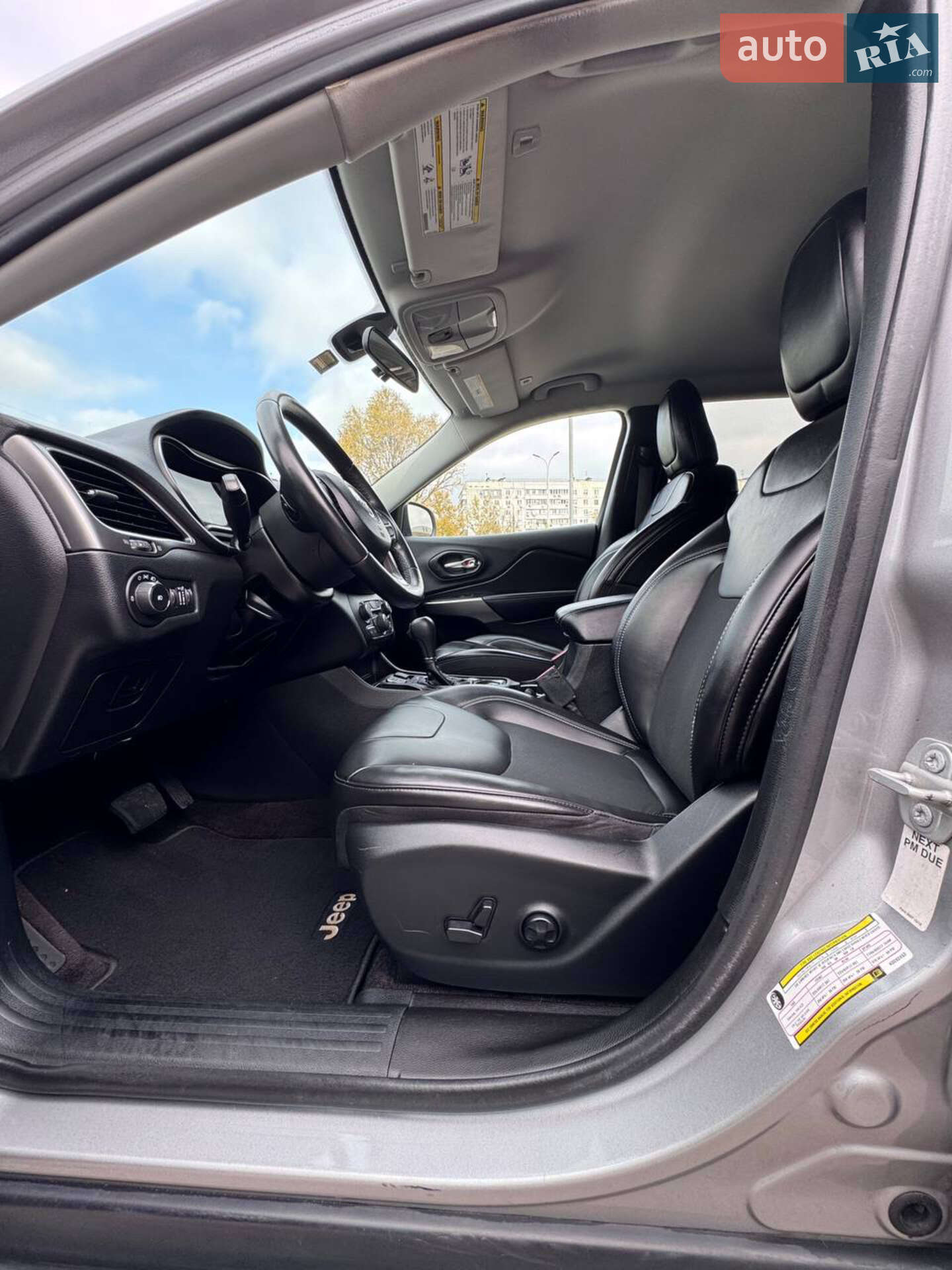 Jeep Cherokee 2019 VIN 1C4PJLLB7KD202453 фото оголошення 12 з 31