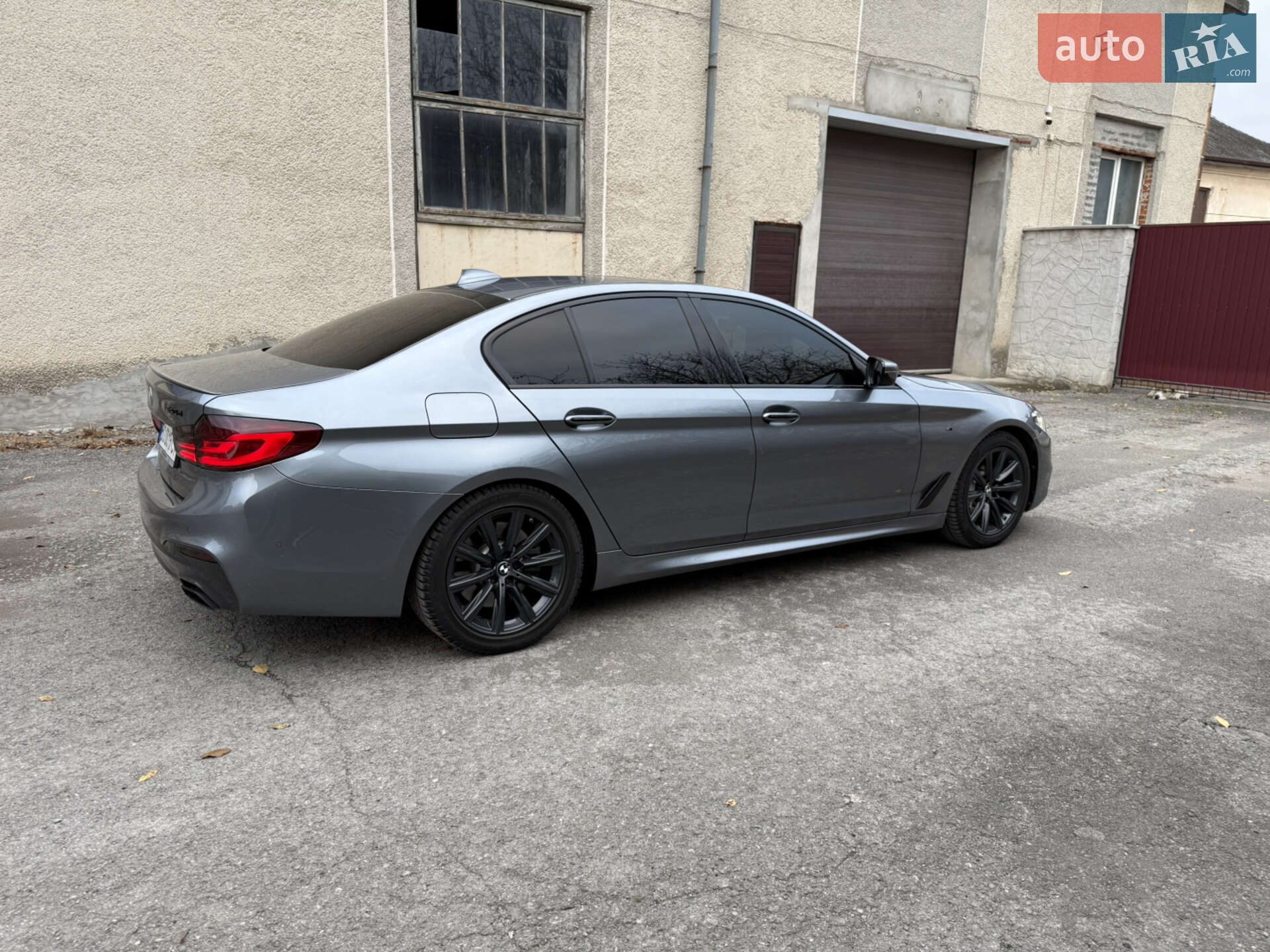 BMW 5 Series 2018 VIN WBAJD51060BL19442 фото оголошення 14 з 61