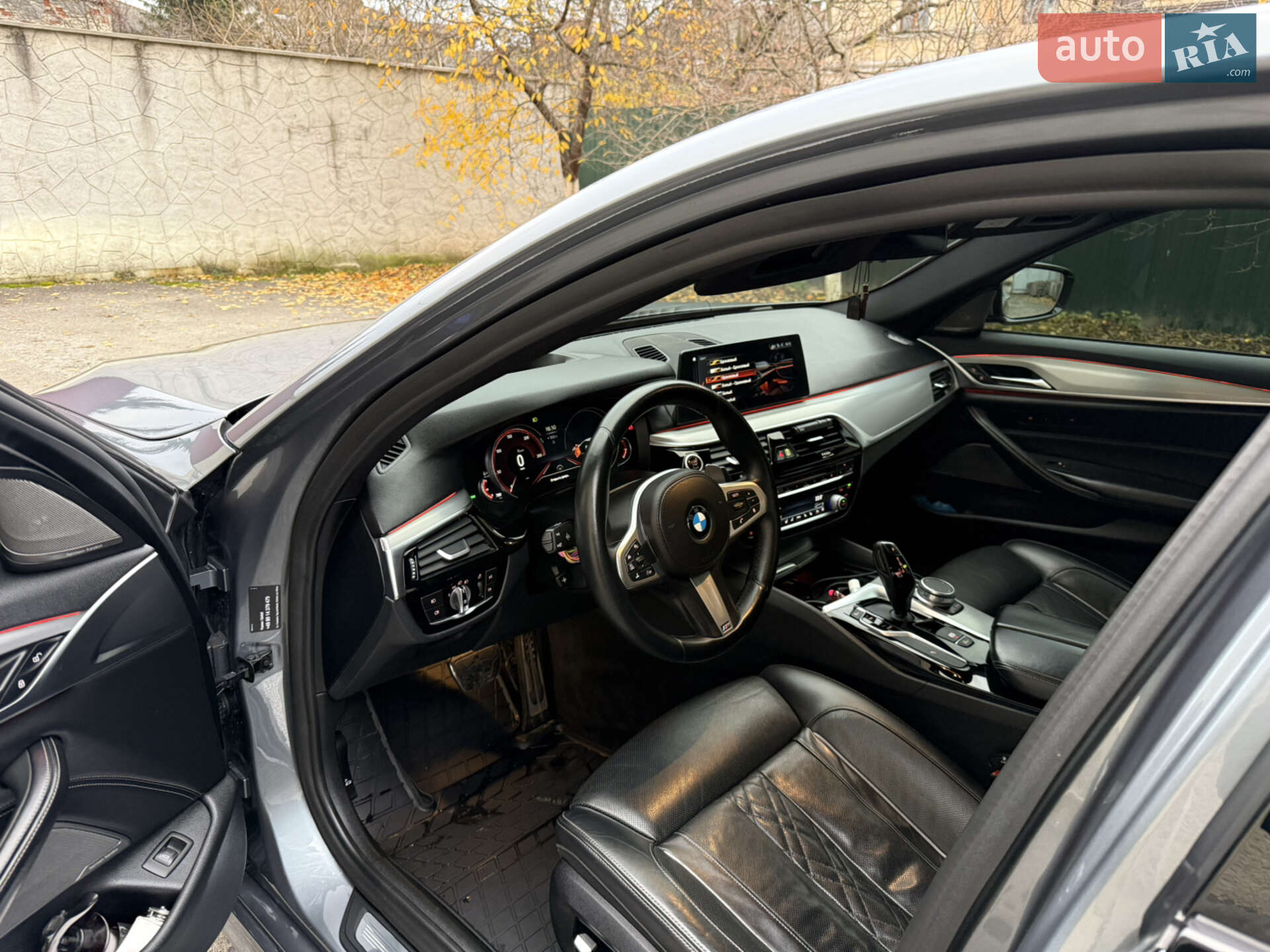BMW 5 Series 2018 VIN WBAJD51060BL19442 фото оголошення 39 з 61
