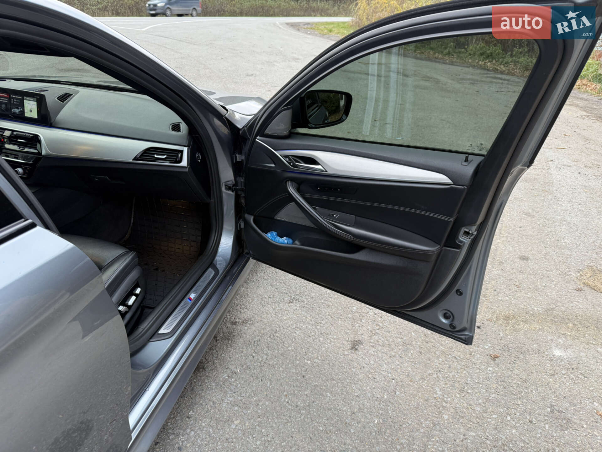 BMW 5 Series 2018 VIN WBAJD51060BL19442 фото оголошення 44 з 61