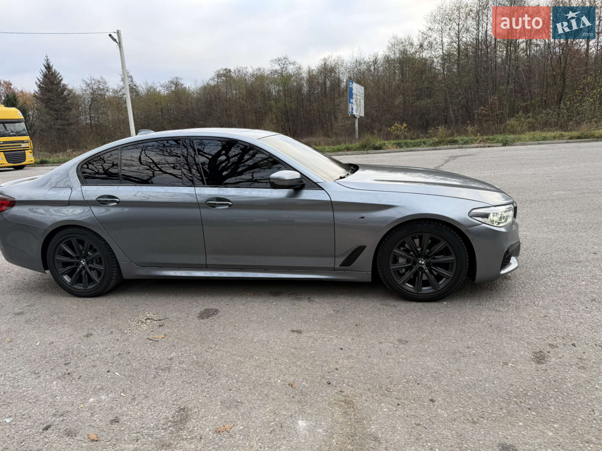 BMW 5 Series 2018 VIN WBAJD51060BL19442 фото оголошення 18 з 61