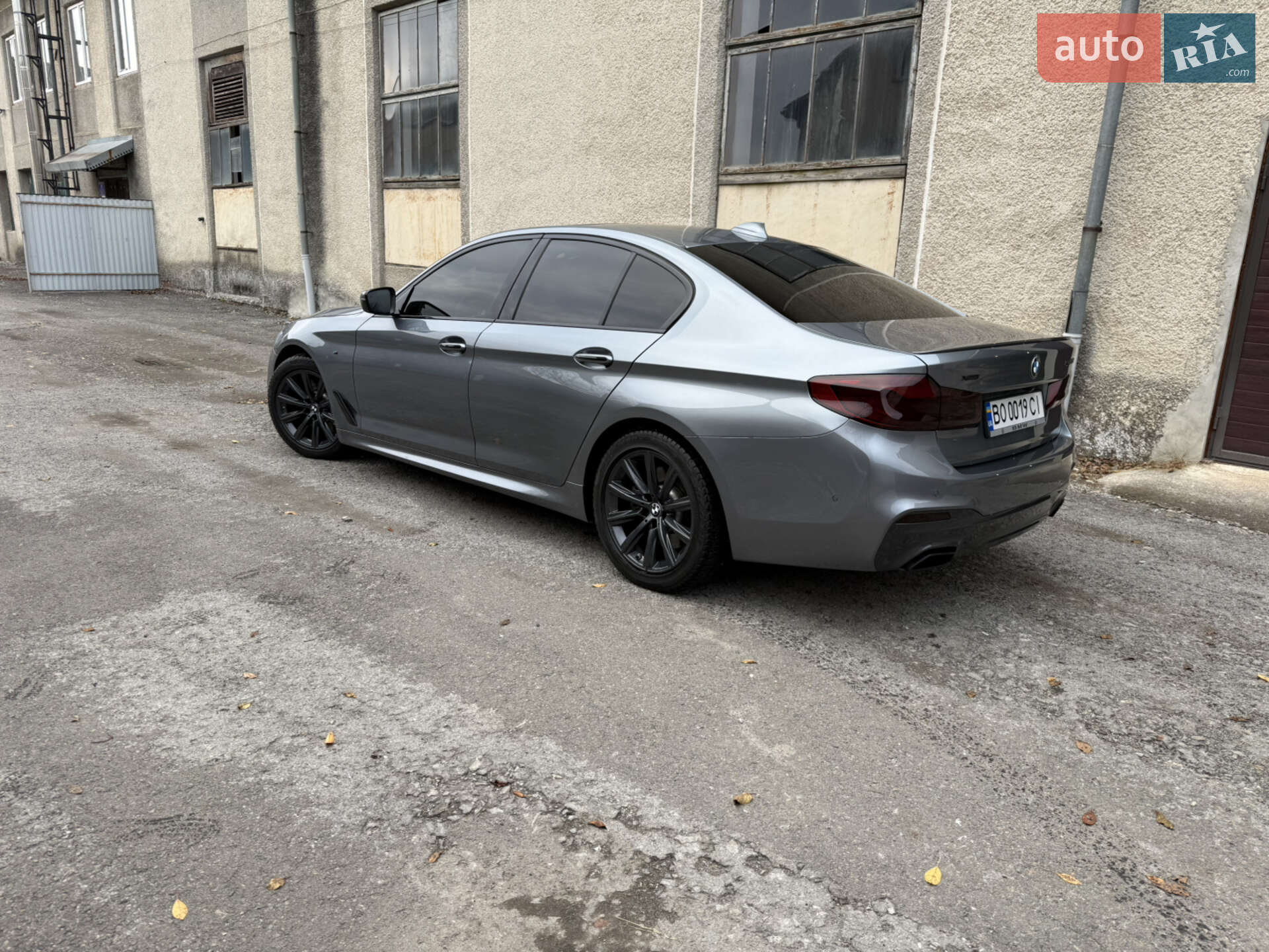 BMW 5 Series 2018 VIN WBAJD51060BL19442 фото оголошення 30 з 61