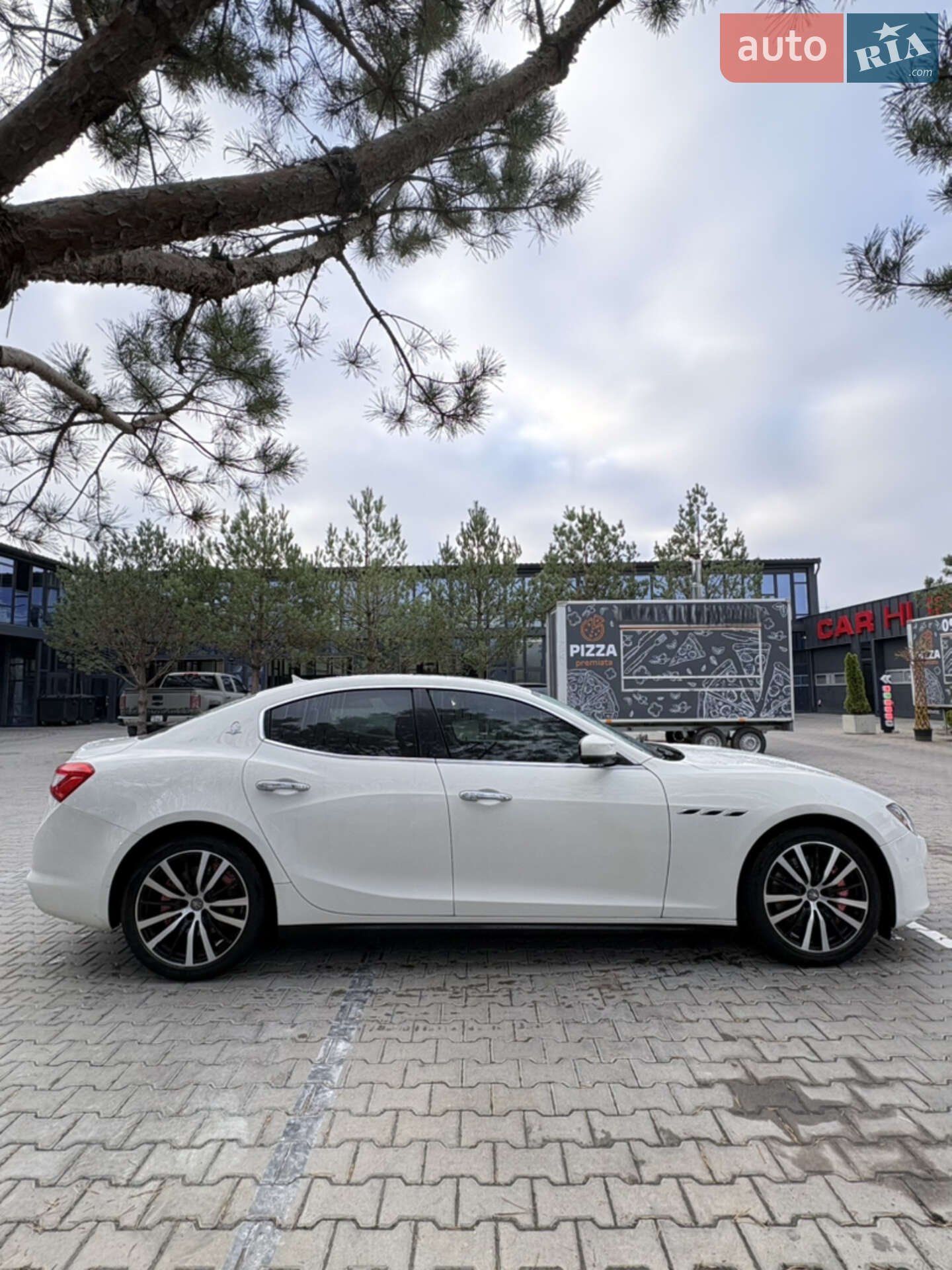 Maserati Ghibli 2018 VIN ZAM57YTA4J1300846 фото оголошення 11 з 21