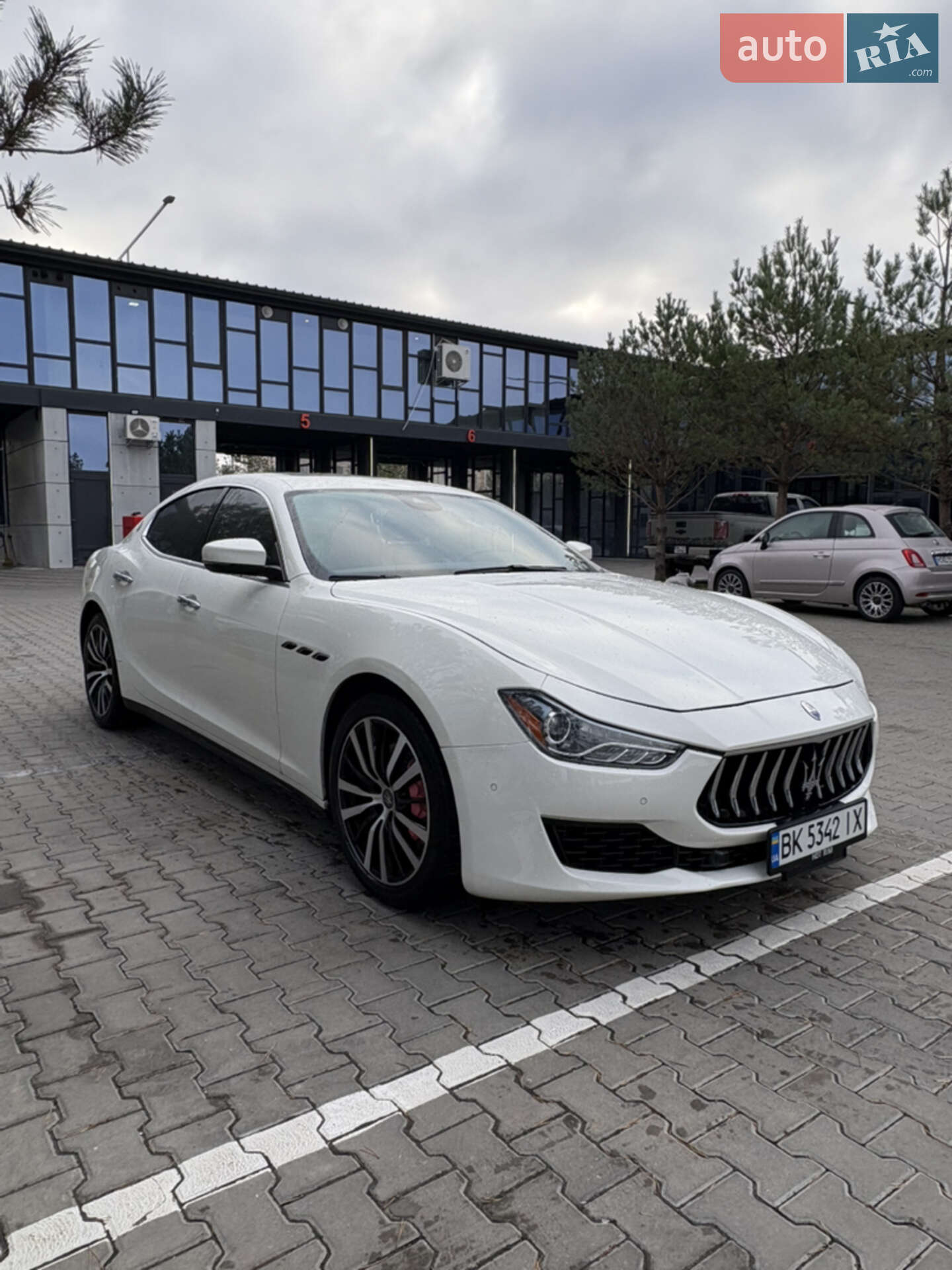 Maserati Ghibli 2018 VIN ZAM57YTA4J1300846 фото оголошення 12 з 21
