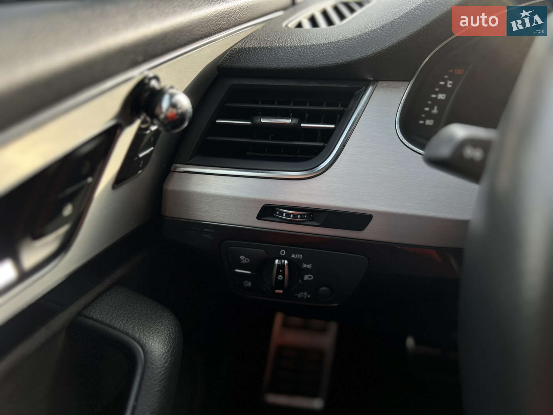 Audi Q7 2017 VIN WAUZZZ4M0JD013269 фото оголошення 11 з 19