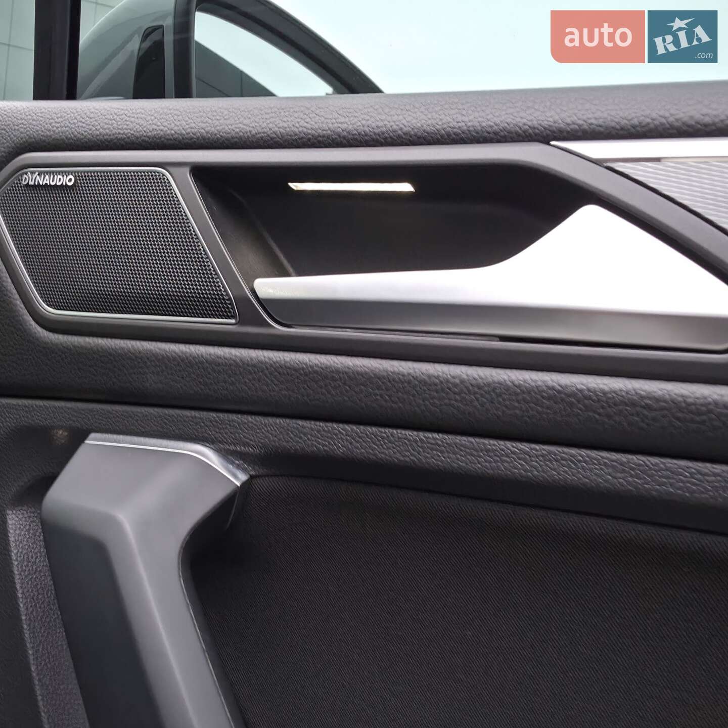 Volkswagen Tiguan 2018 VIN WVGZZZ5NZKM069406 фото оголошення 27 з 35