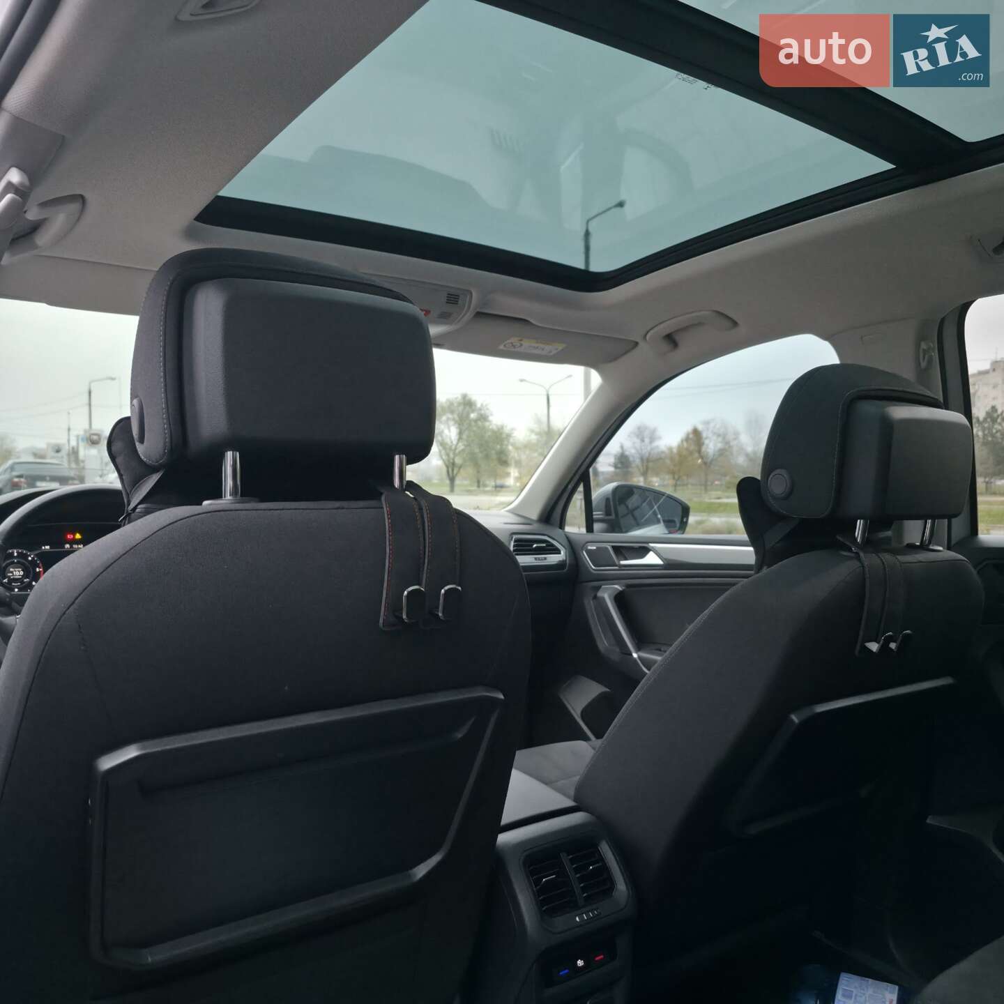 Volkswagen Tiguan 2018 VIN WVGZZZ5NZKM069406 фото оголошення 28 з 35