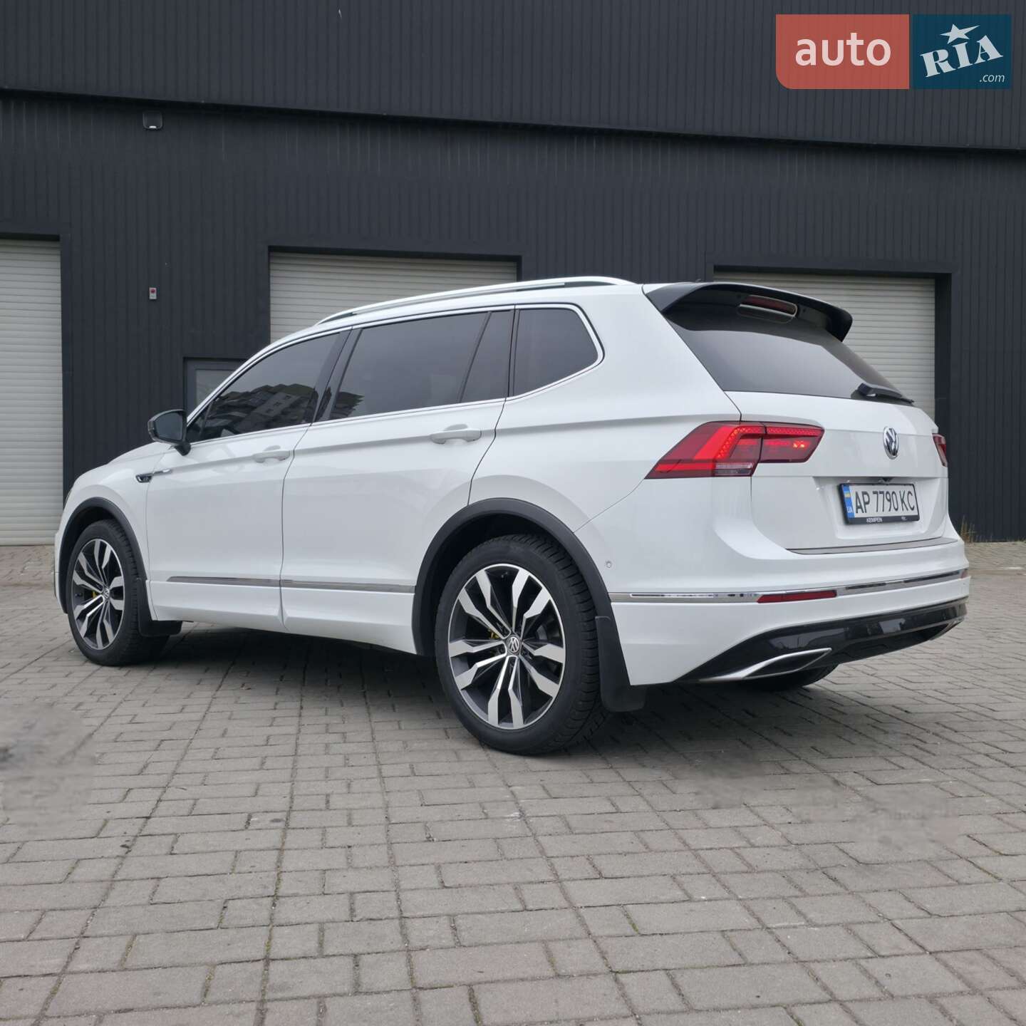 Volkswagen Tiguan 2018 VIN WVGZZZ5NZKM069406 фото оголошення 23 з 69