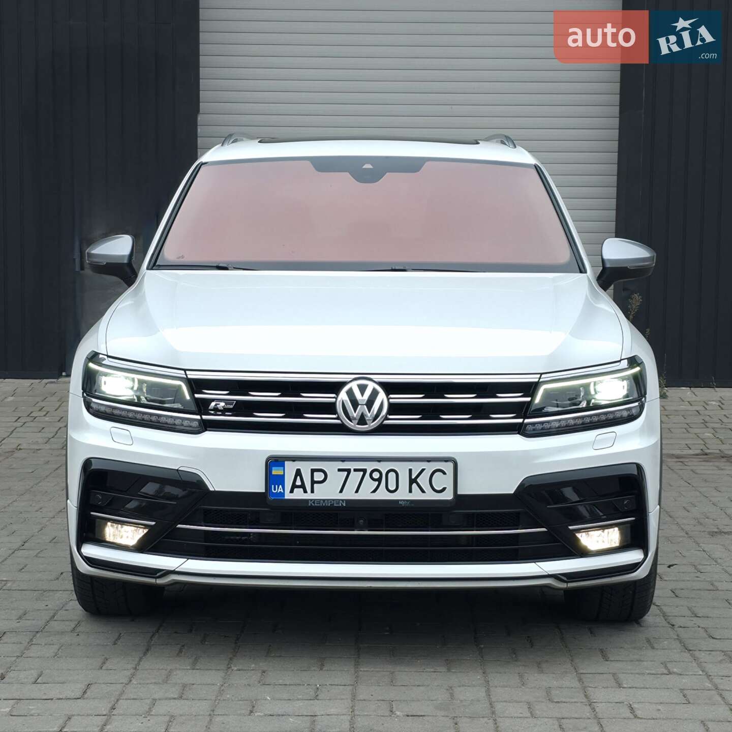 Volkswagen Tiguan 2018 VIN WVGZZZ5NZKM069406 фото оголошення 10 з 69