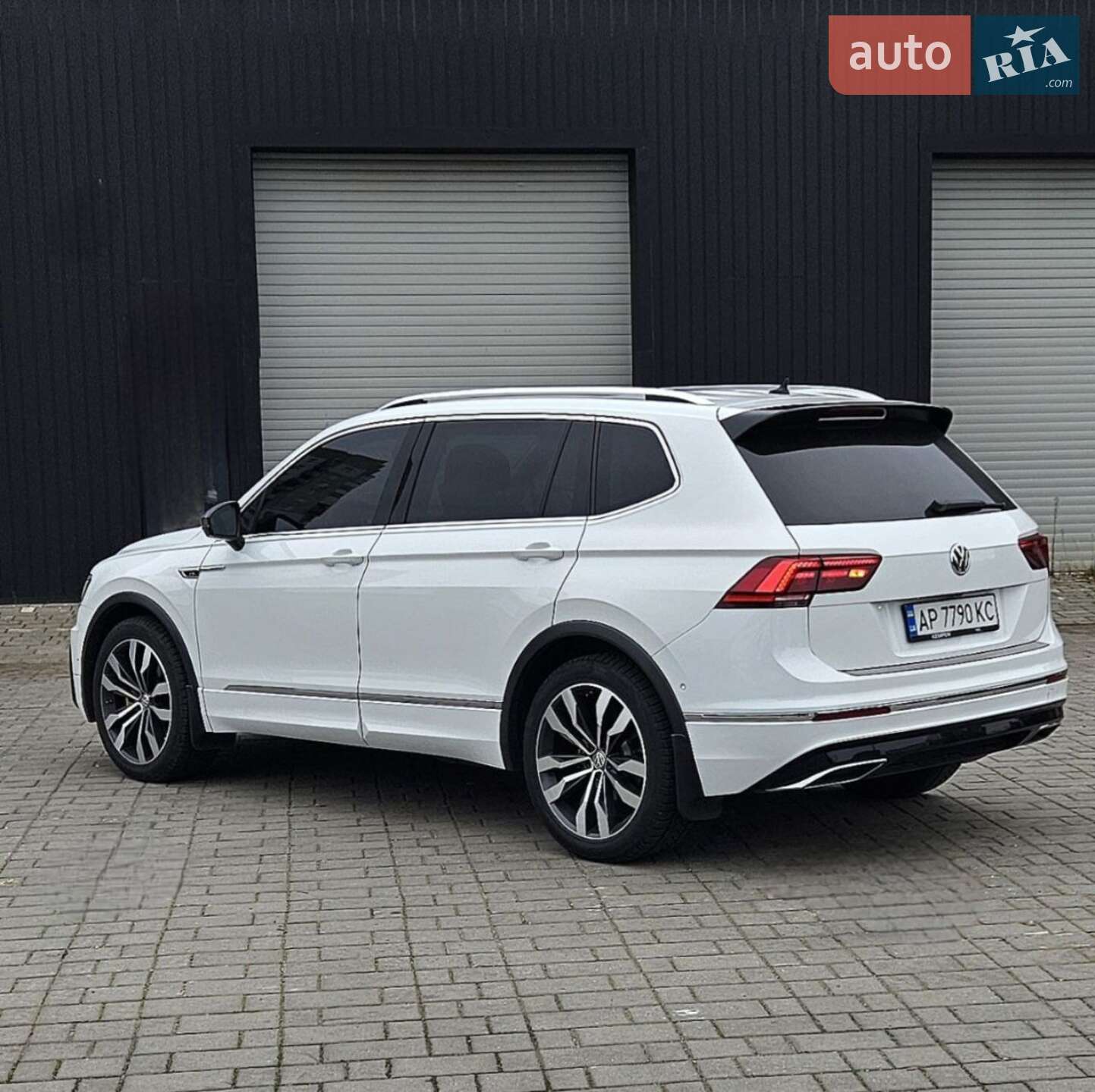 Volkswagen Tiguan 2018 VIN WVGZZZ5NZKM069406 фото оголошення 29 з 69