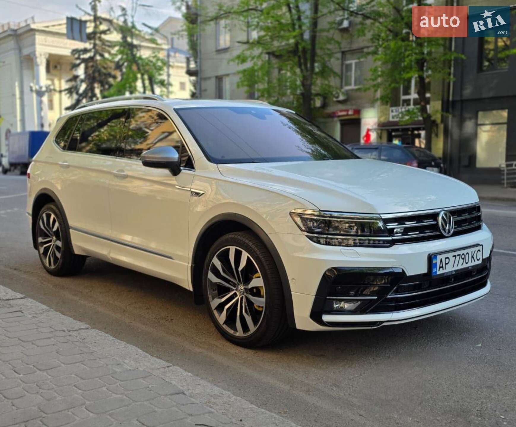 Volkswagen Tiguan 2018 VIN WVGZZZ5NZKM069406 фото оголошення 31 з 69