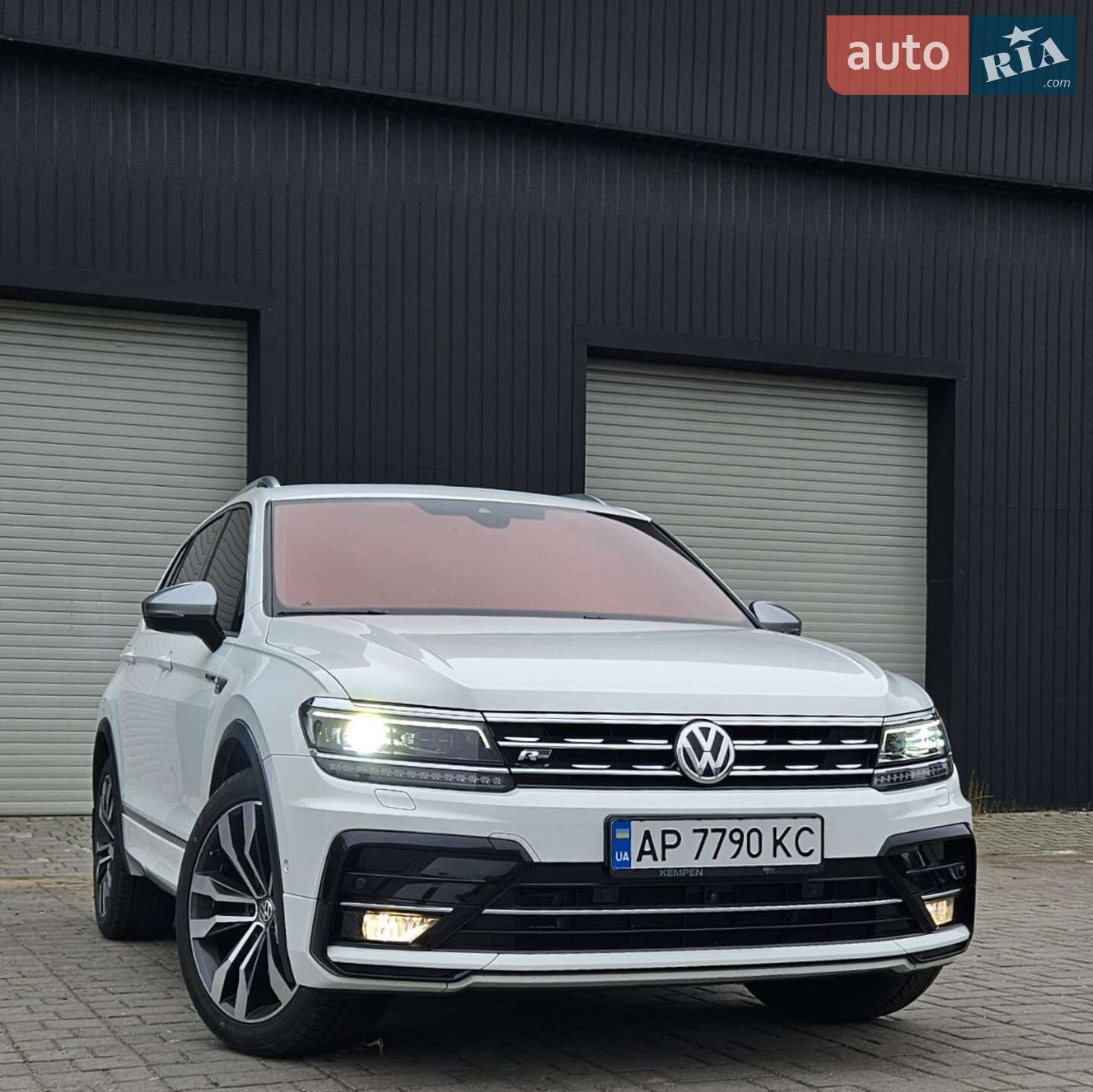 Volkswagen Tiguan 2018 VIN WVGZZZ5NZKM069406 фото оголошення 3 з 69
