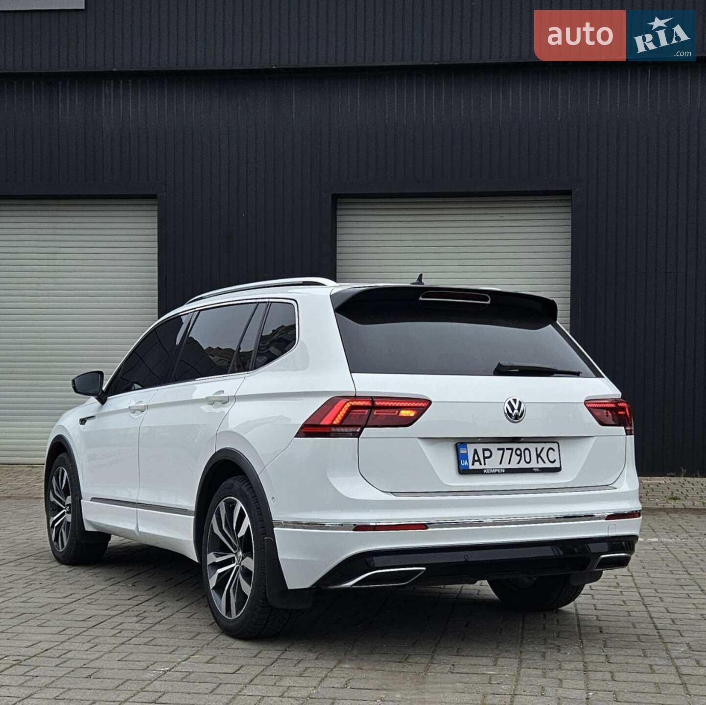 Volkswagen Tiguan 2018 VIN WVGZZZ5NZKM069406 фото оголошення 4 з 69