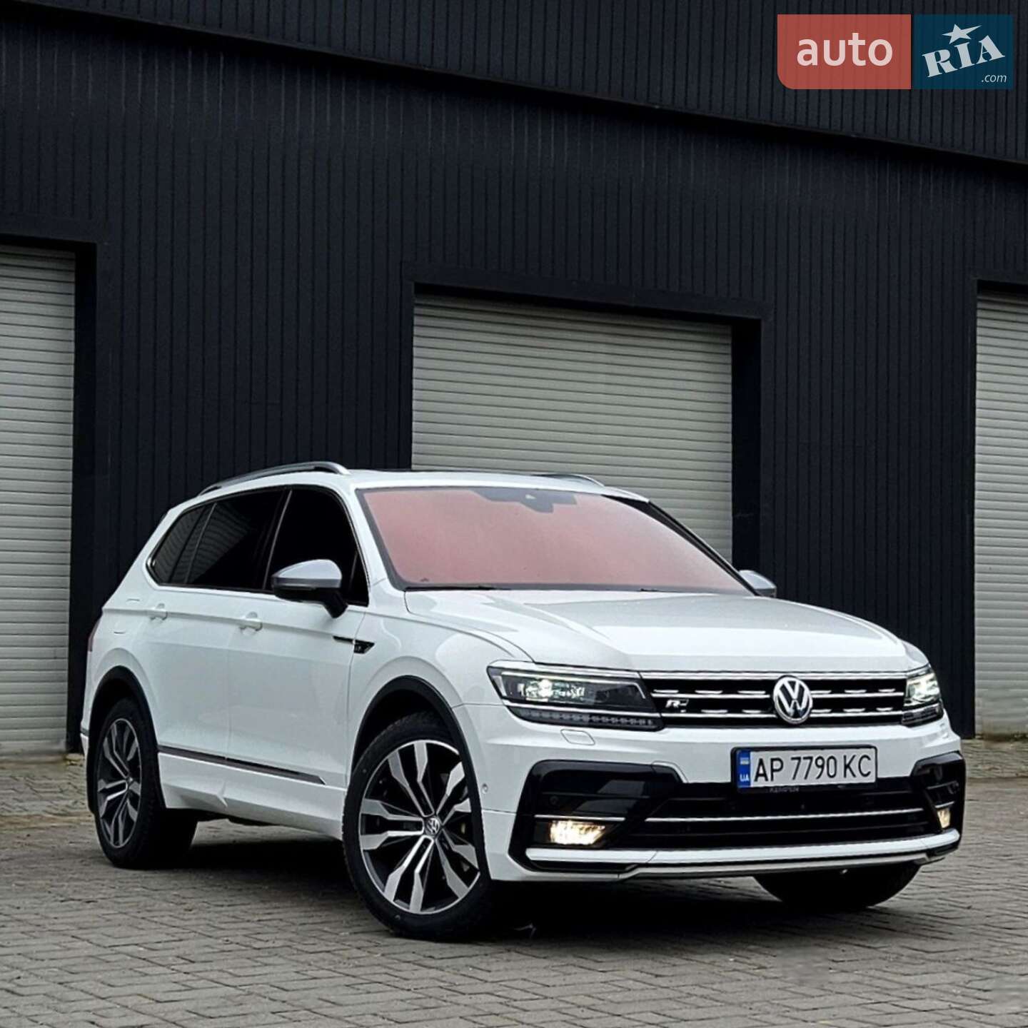 Volkswagen Tiguan 2018 VIN WVGZZZ5NZKM069406 фото оголошення 6 з 69