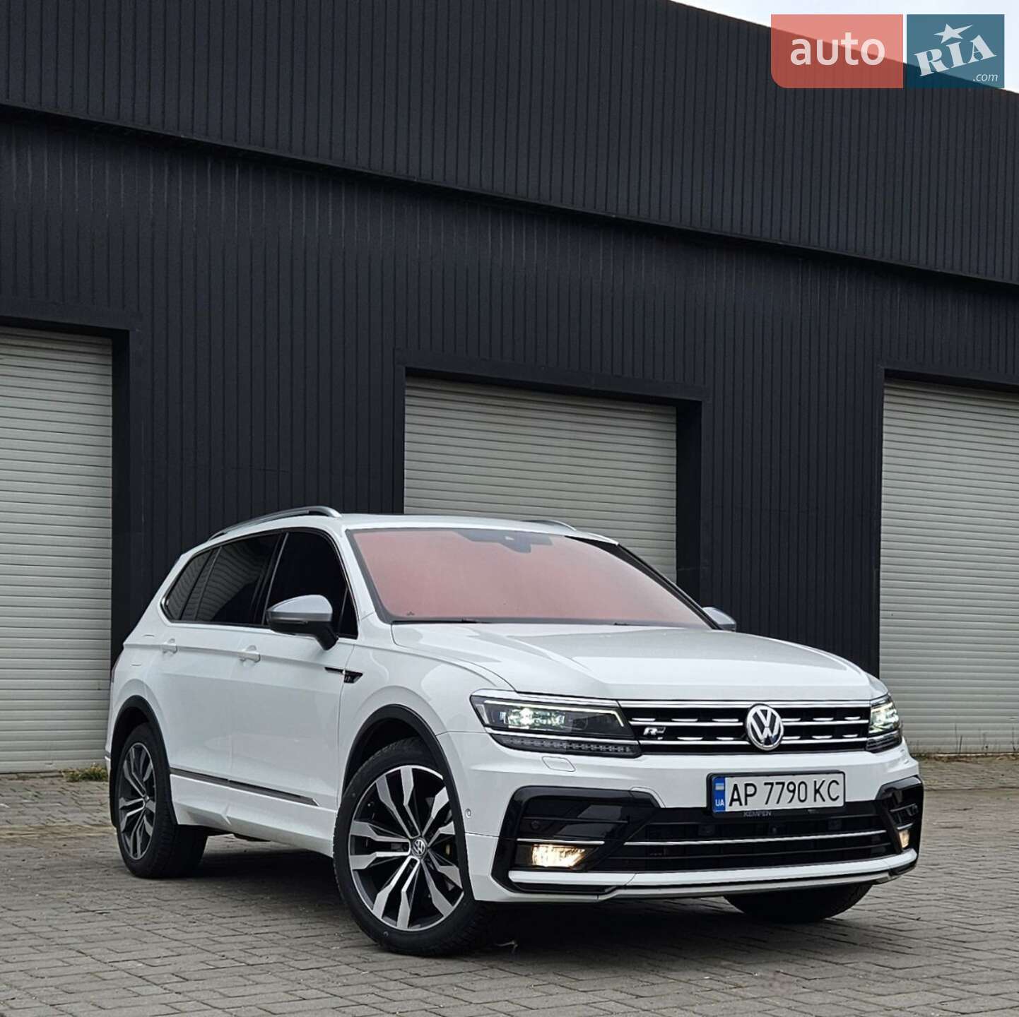Volkswagen Tiguan 2018 VIN WVGZZZ5NZKM069406 фото оголошення 7 з 69