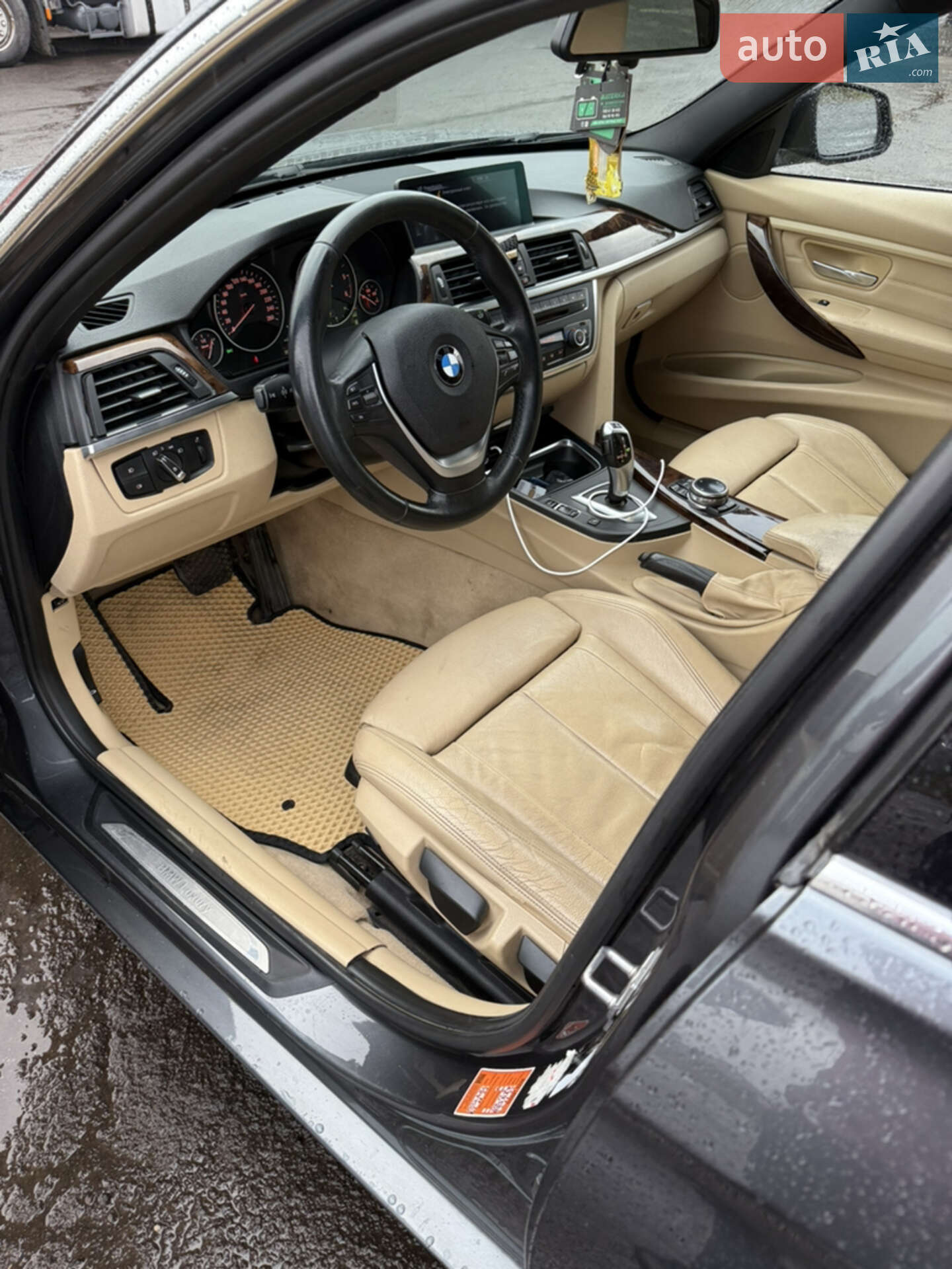 BMW 3 Series 2013 VIN WBA3L11030KP40958 фото оголошення 6 з 7