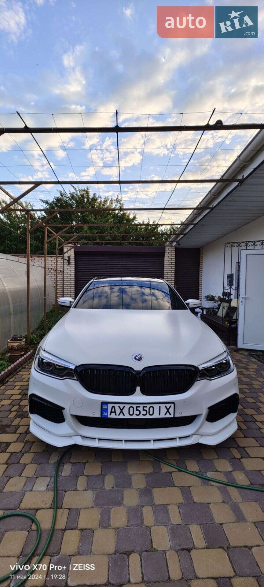 BMW 5 Series 2019 VIN WBAJS7C01LBN96485 фото оголошення 6 з 14