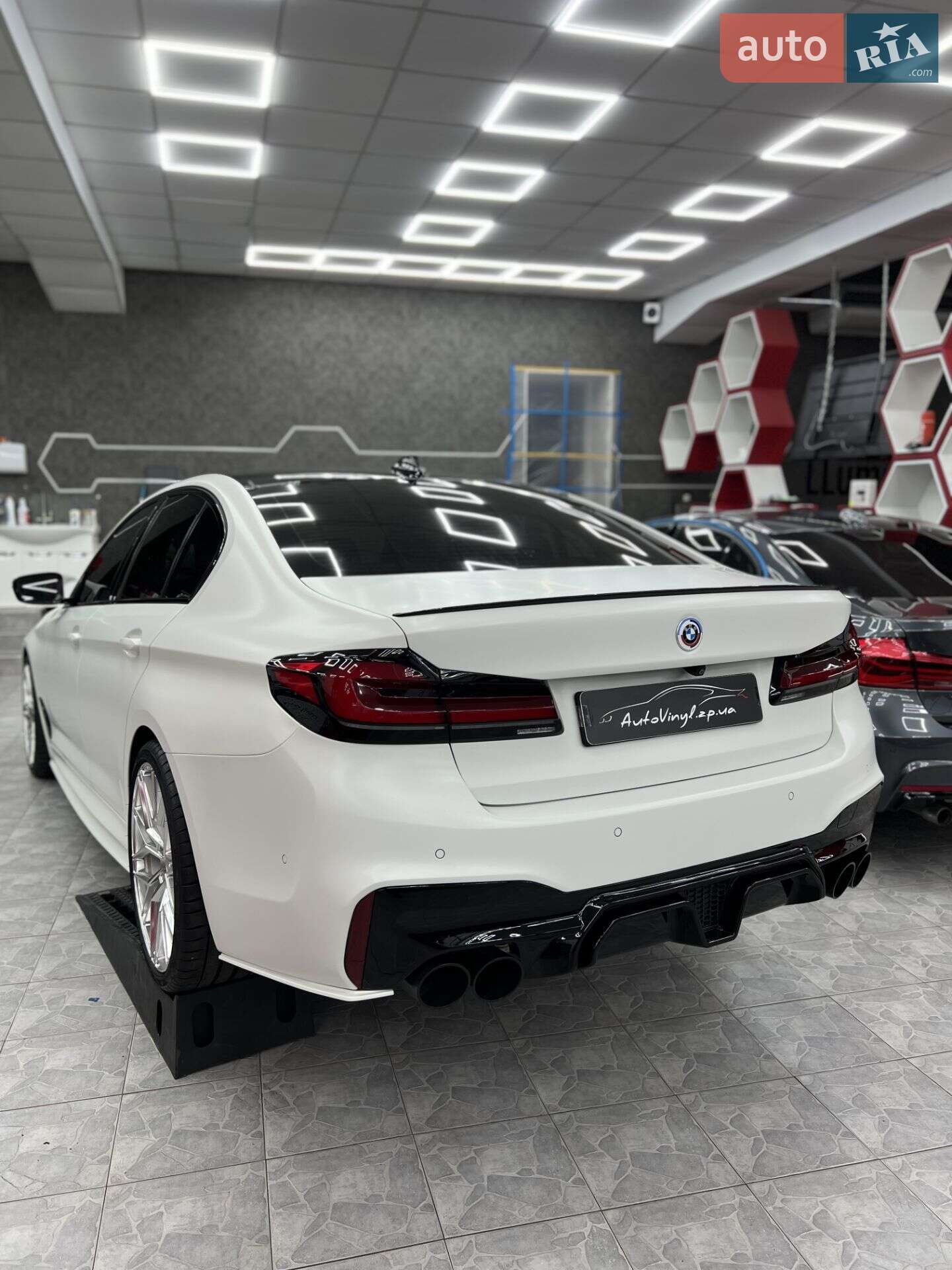 BMW 5 Series 2019 VIN WBAJS7C01LBN96485 фото оголошення 5 з 14