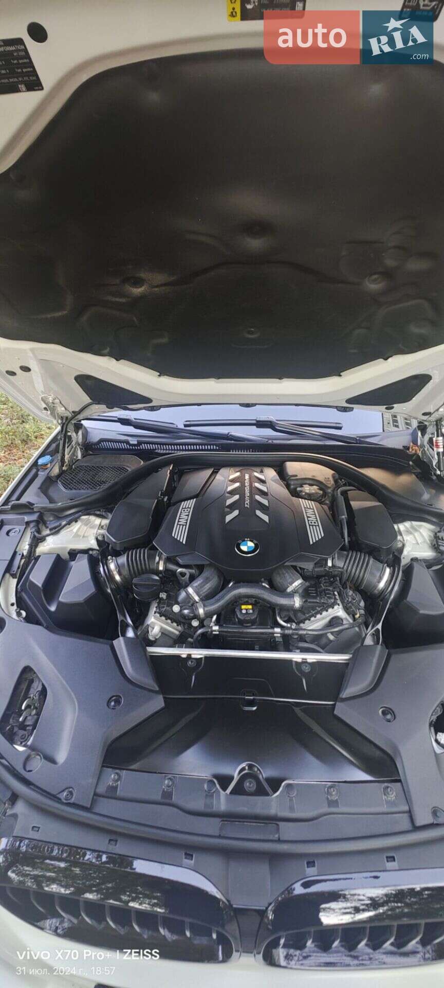 BMW 5 Series 2019 VIN WBAJS7C01LBN96485 фото оголошення 8 з 14