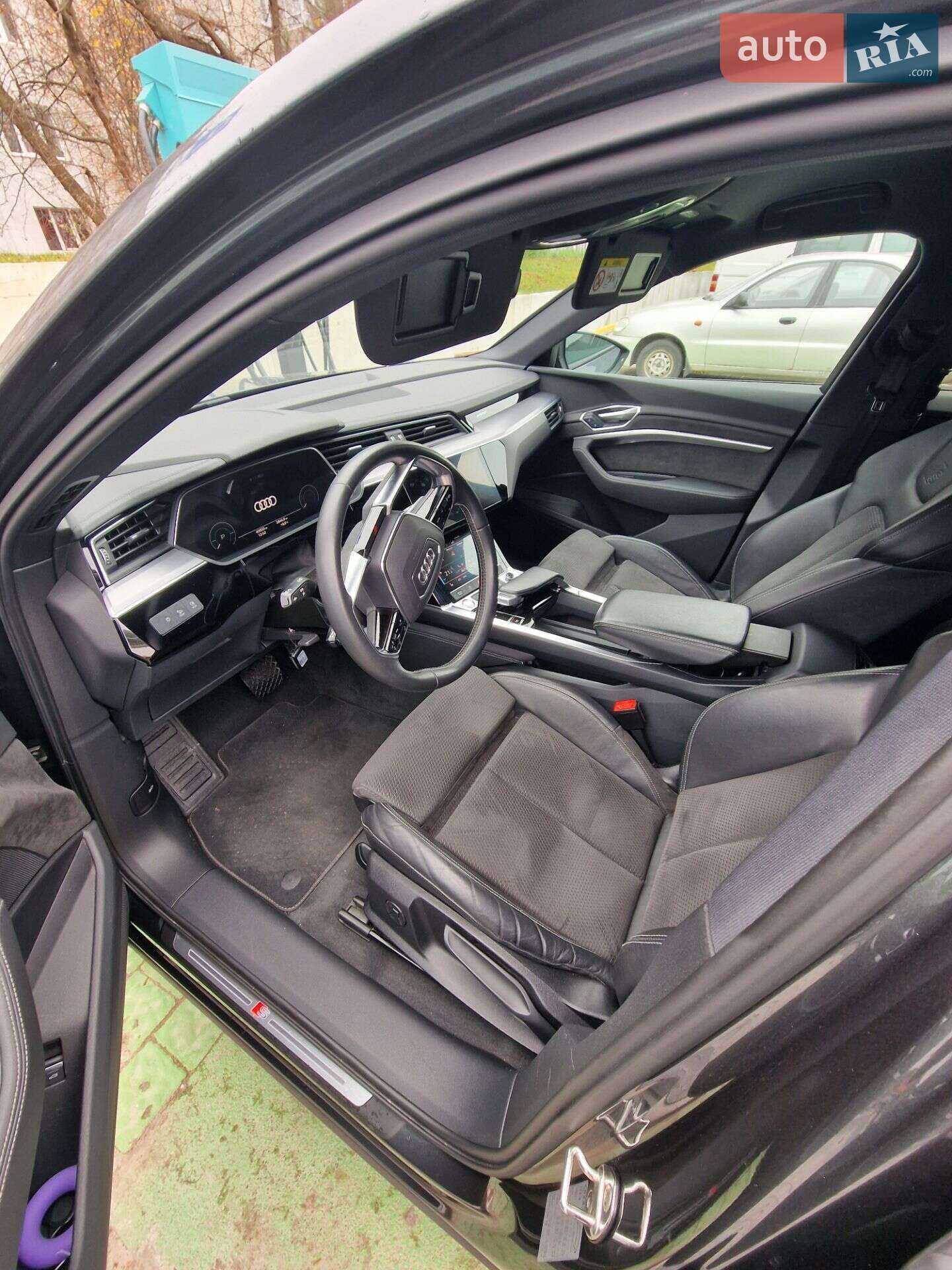 Audi e-tron 2020 VIN WAUZZZGE8LB030176 фото оголошення 44 з 63