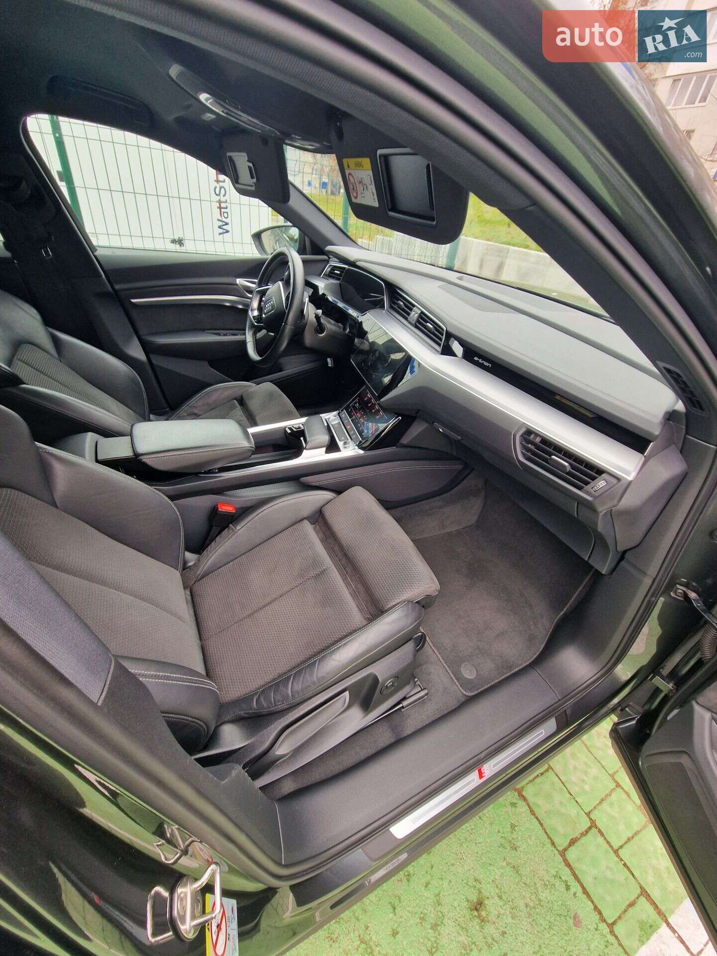 Audi e-tron 2020 VIN WAUZZZGE8LB030176 фото оголошення 60 з 63