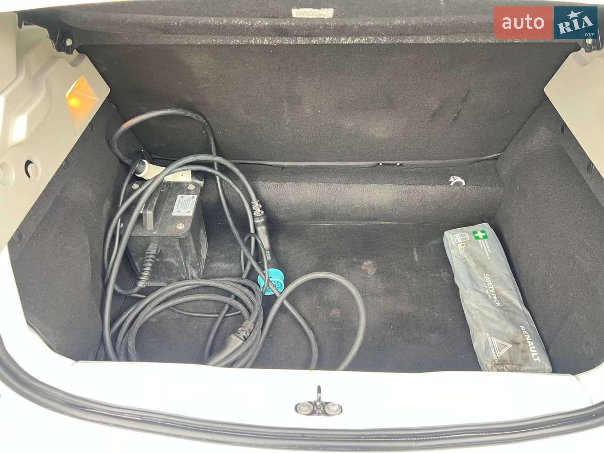 Renault Zoe 2018 VIN VF1AG000661185897 фото оголошення 2 з 14