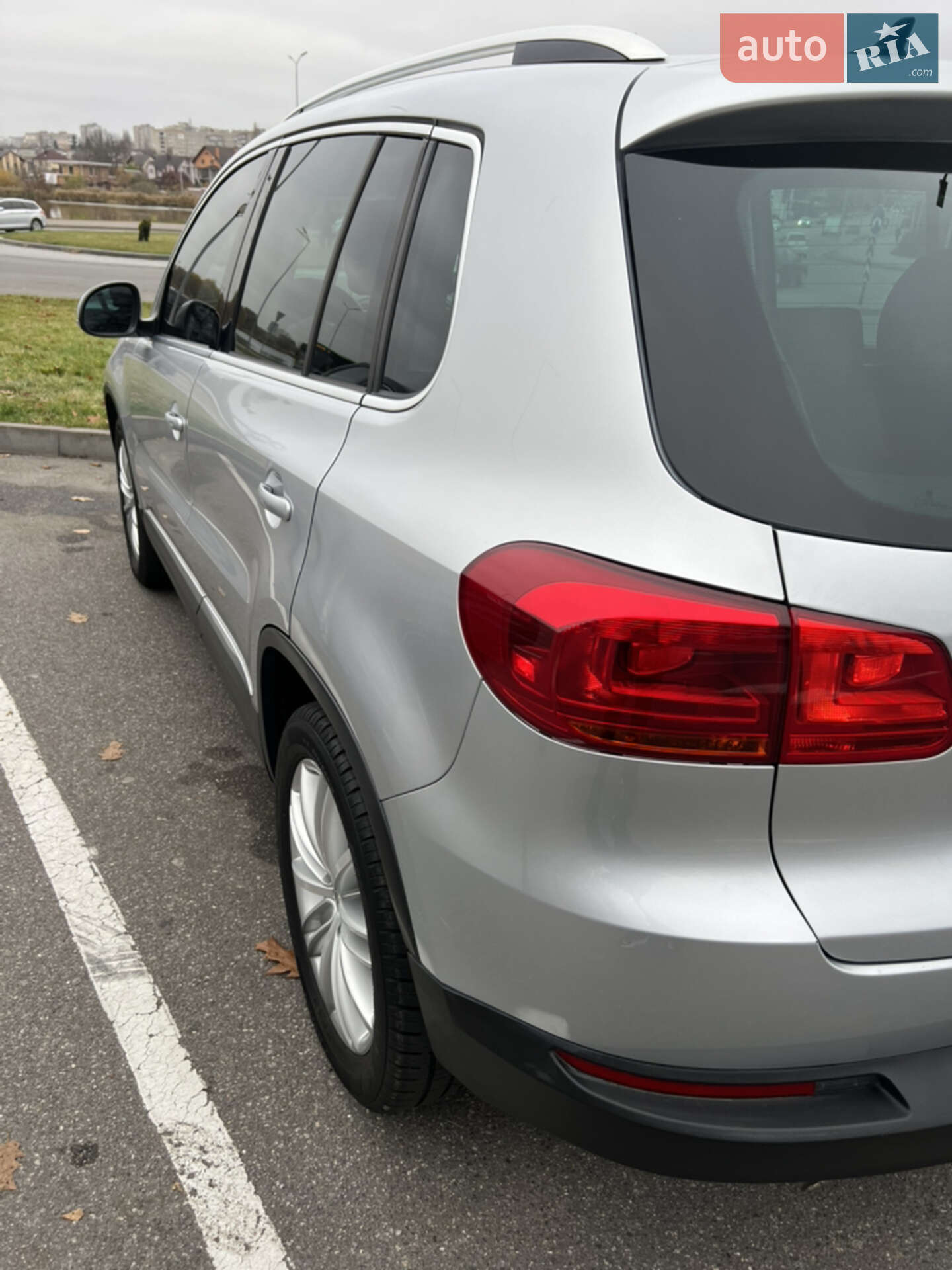 Volkswagen Tiguan 2015 VIN WVGAV7AX4GW524720 фото оголошення 16 з 27