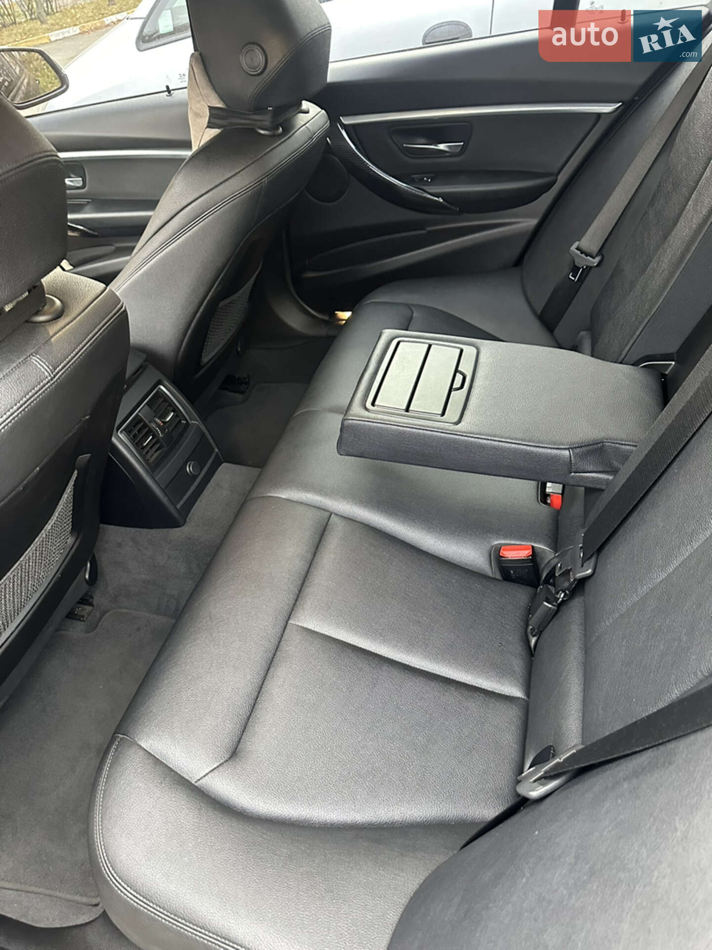 BMW 3 Series 2018 VIN WBA8D9C52JA616164 фото оголошення 17 з 21