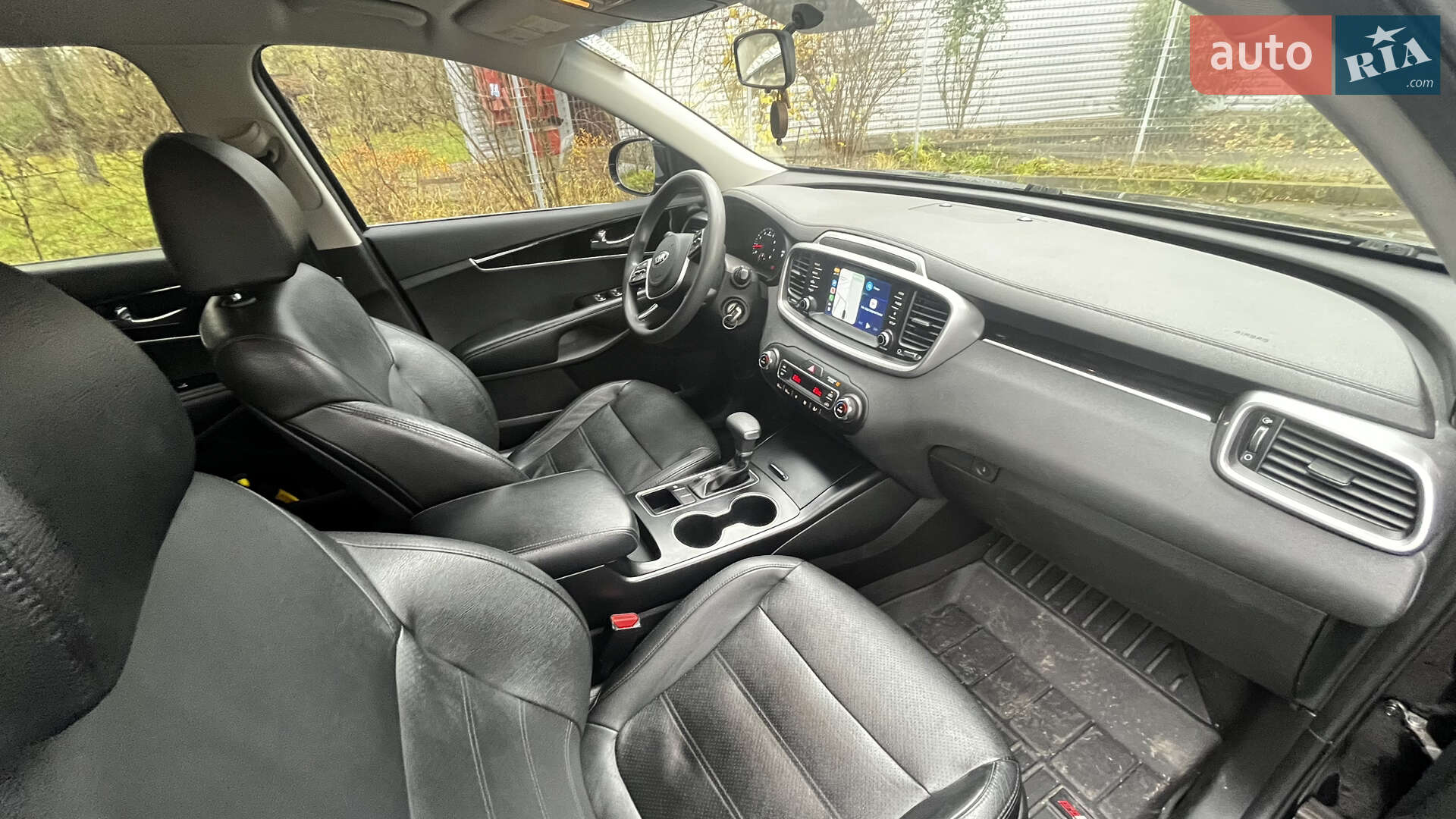 Kia Sorento 2018 VIN 5XYPG4A59KG472593 фото оголошення 14 з 30
