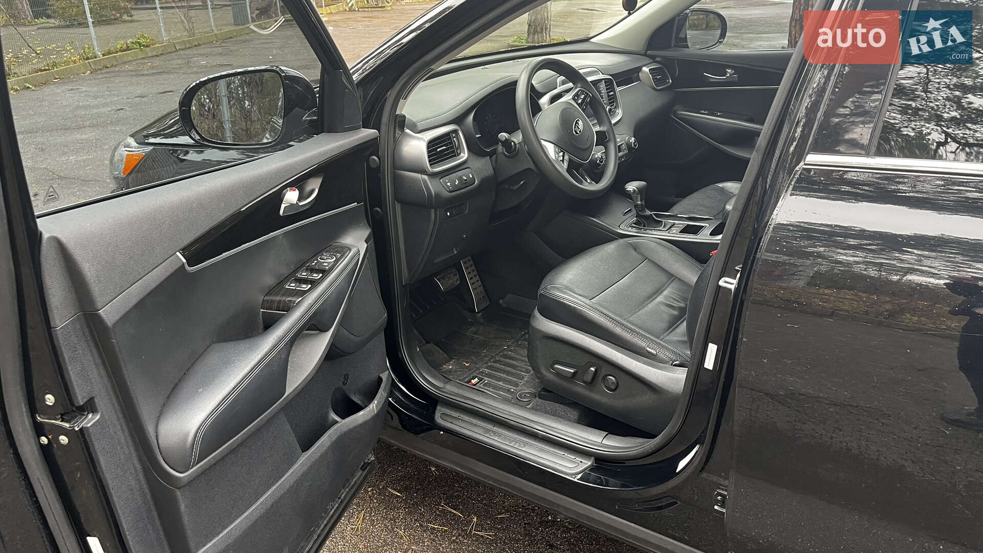 Kia Sorento 2018 VIN 5XYPG4A59KG472593 фото оголошення 12 з 30