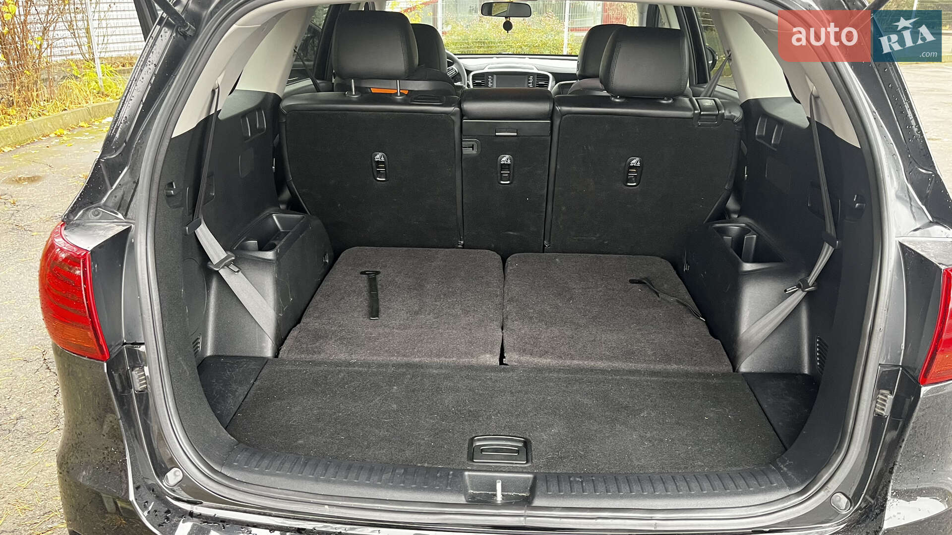 Kia Sorento 2018 VIN 5XYPG4A59KG472593 фото оголошення 19 з 30