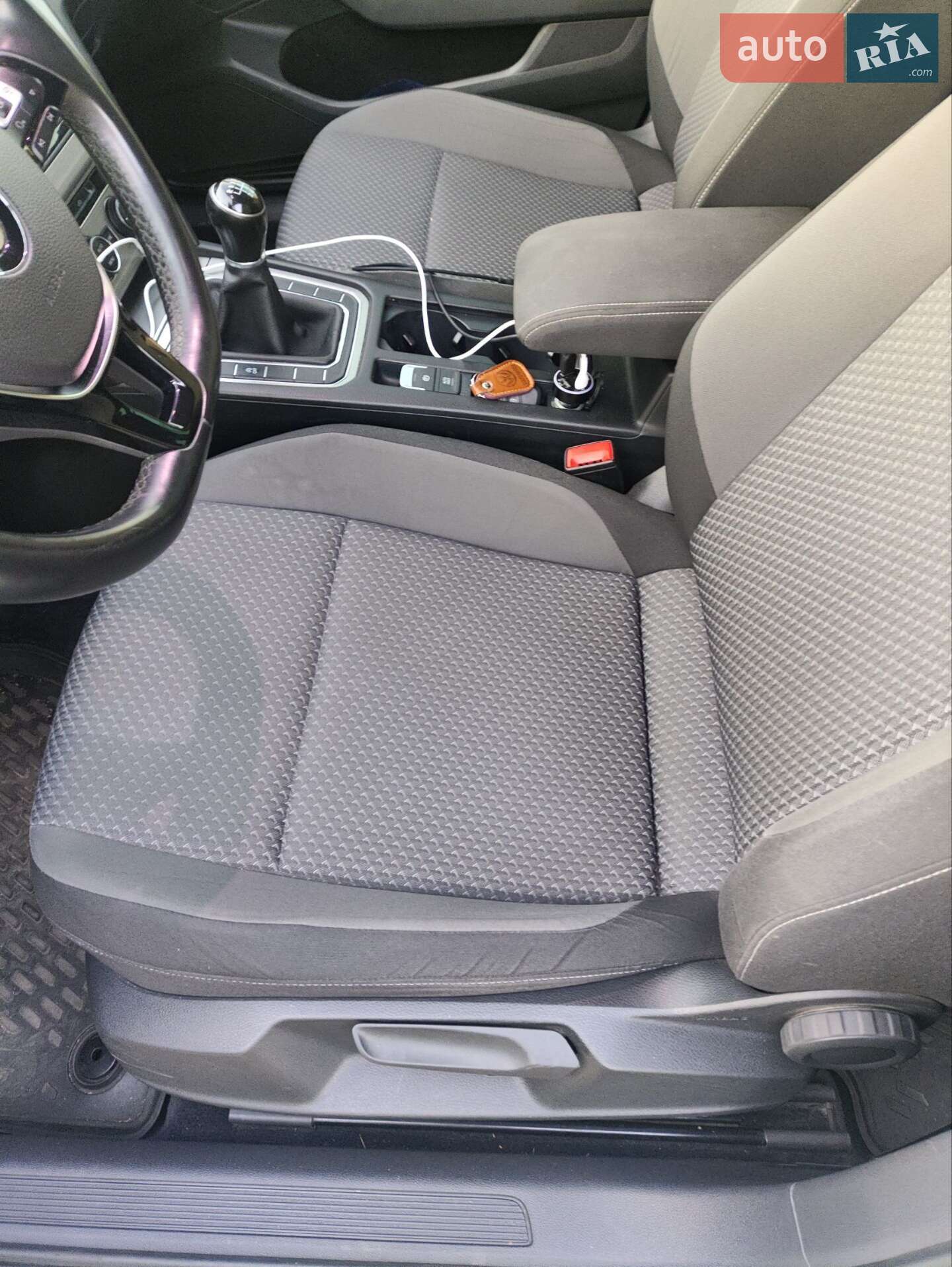 Volkswagen Passat 2016 VIN WVWZZZ3CZGP026558 фото оголошення 4 з 39