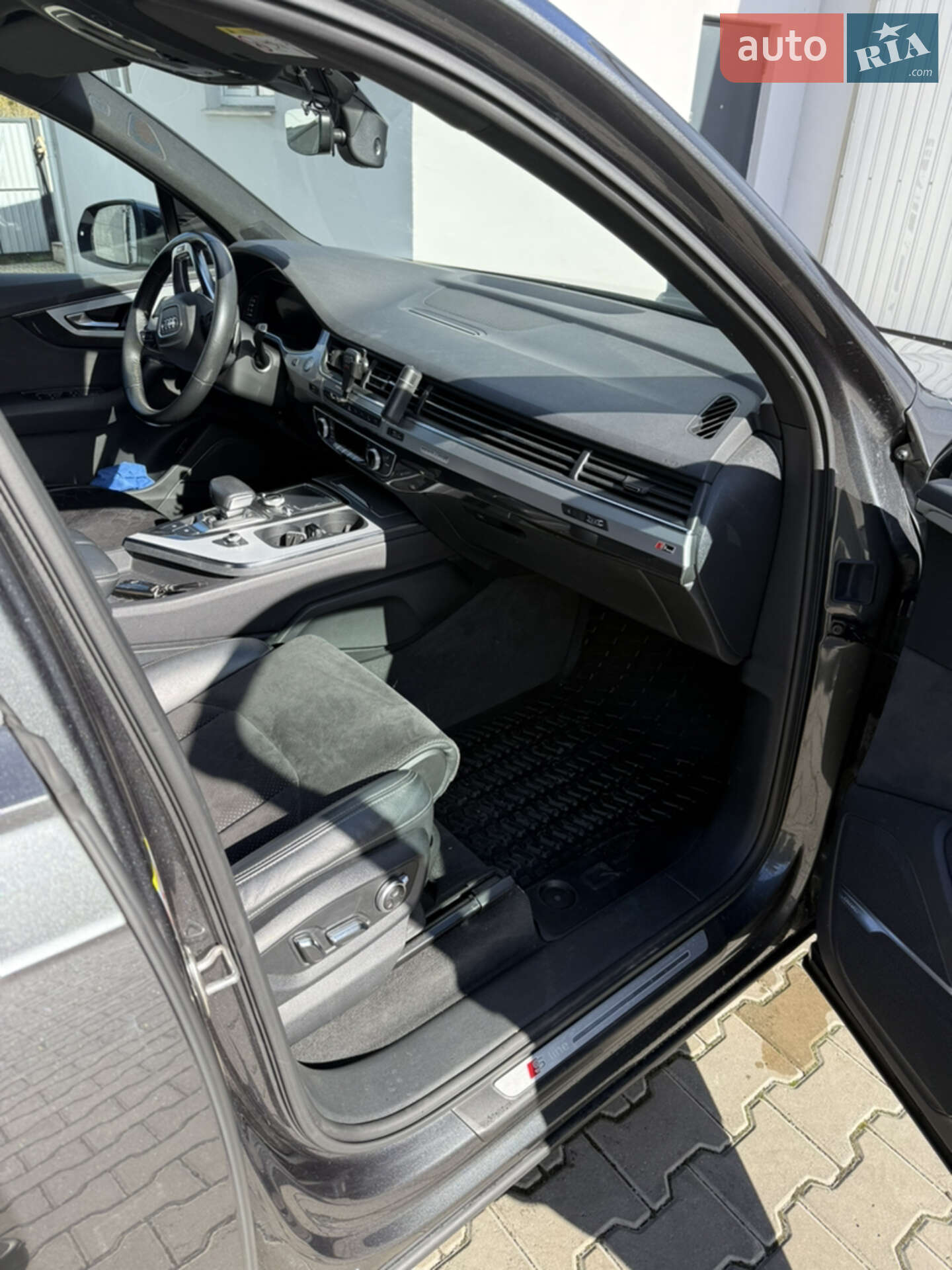 Audi Q7 2018 VIN WAUZZZ4M1KD015601 фото оголошення 38 з 43