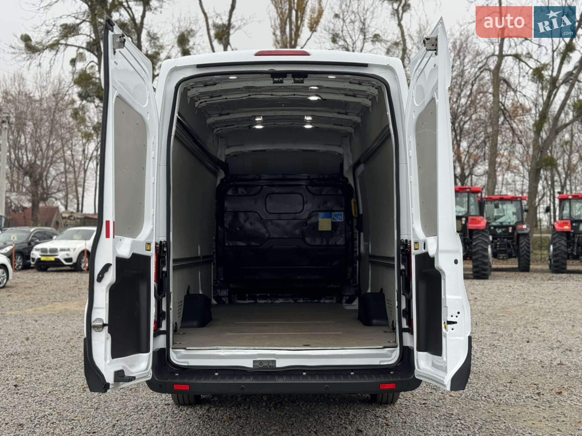 Ford Transit 2019 VIN WF0XXXTTGXKK69800 фото оголошення 8 з 37