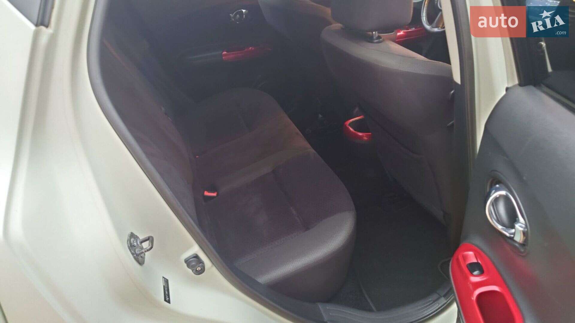 Nissan Juke 2010 VIN JN8AF5MR7BT003119 фото оголошення 14 з 19