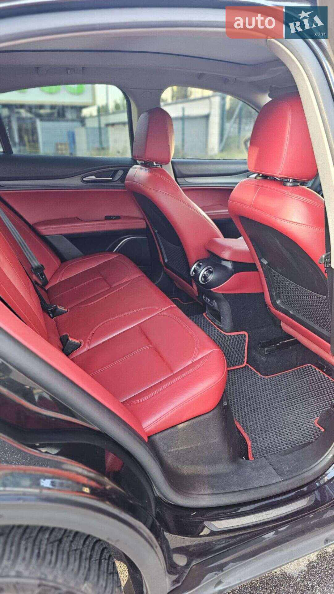 Alfa Romeo Stelvio 2019 VIN ZASPAKBN1K7C69156 фото оголошення 8 з 11