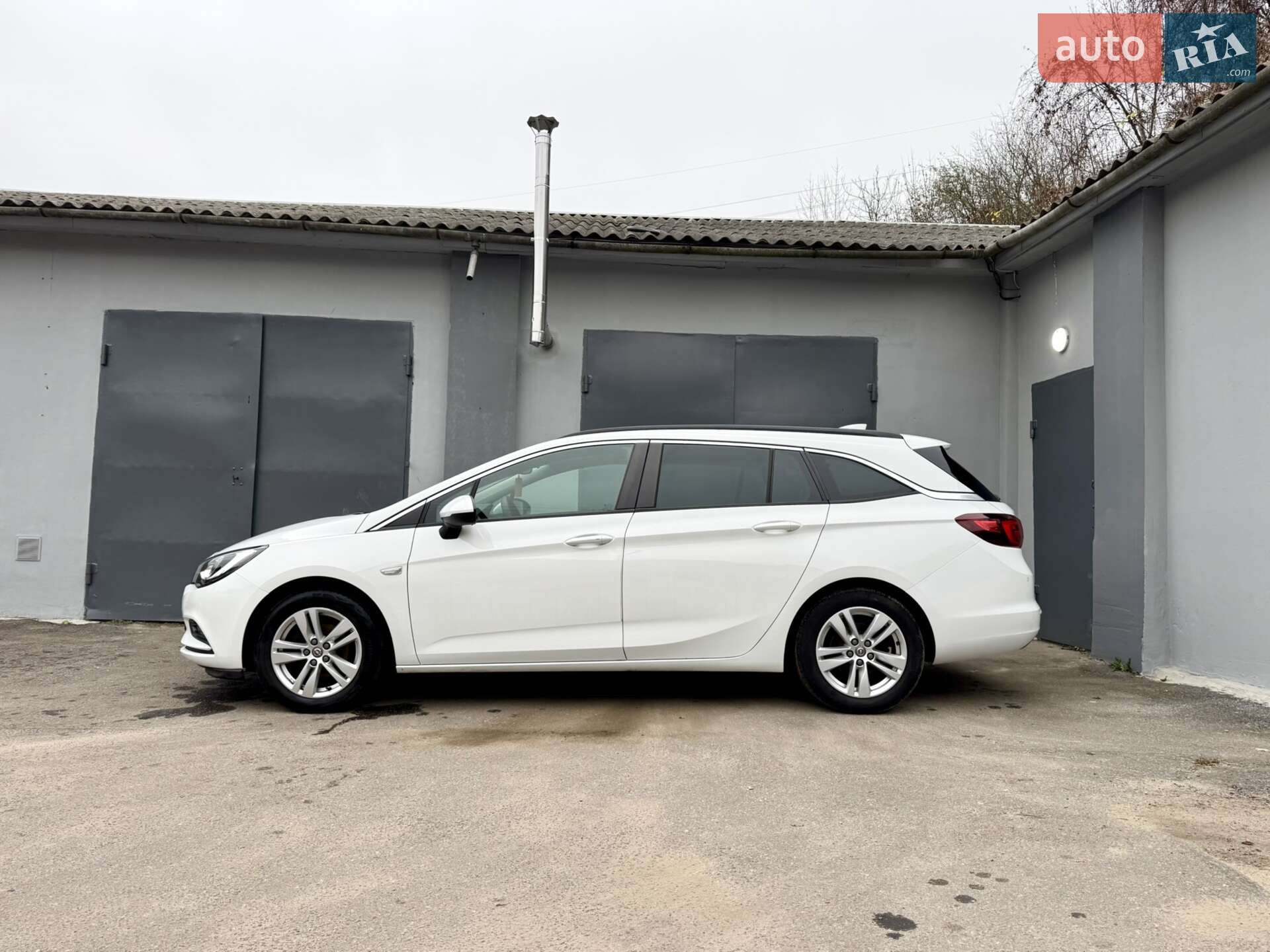 Opel Astra 2018 VIN W0VBD8EKXJ8064660 фото оголошення 17 з 98