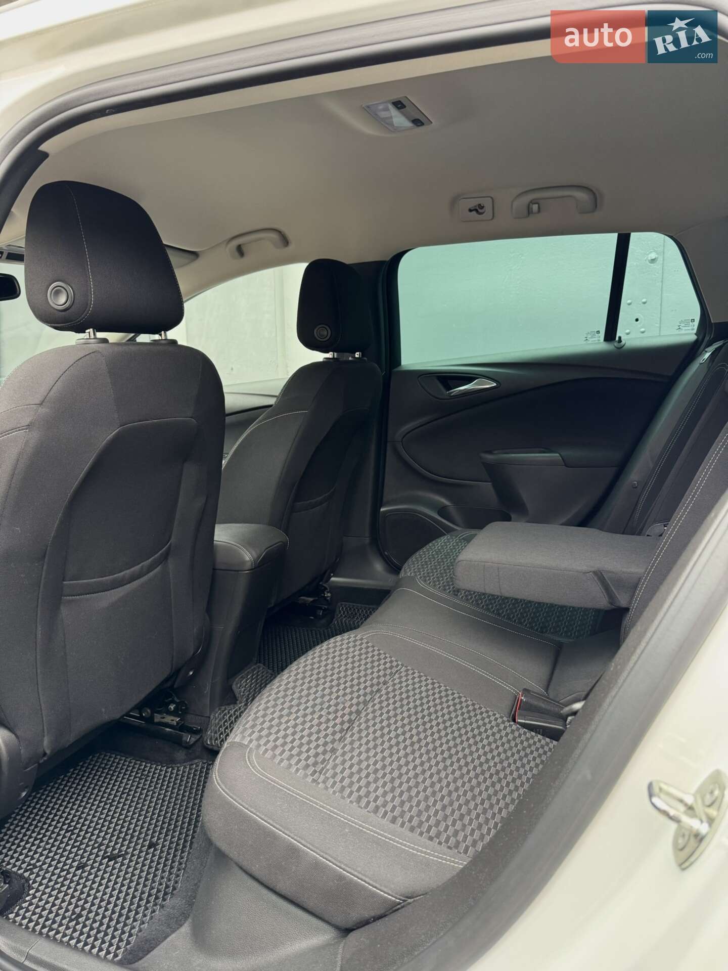 Opel Astra 2018 VIN W0VBD8EKXJ8064660 фото оголошення 50 з 98