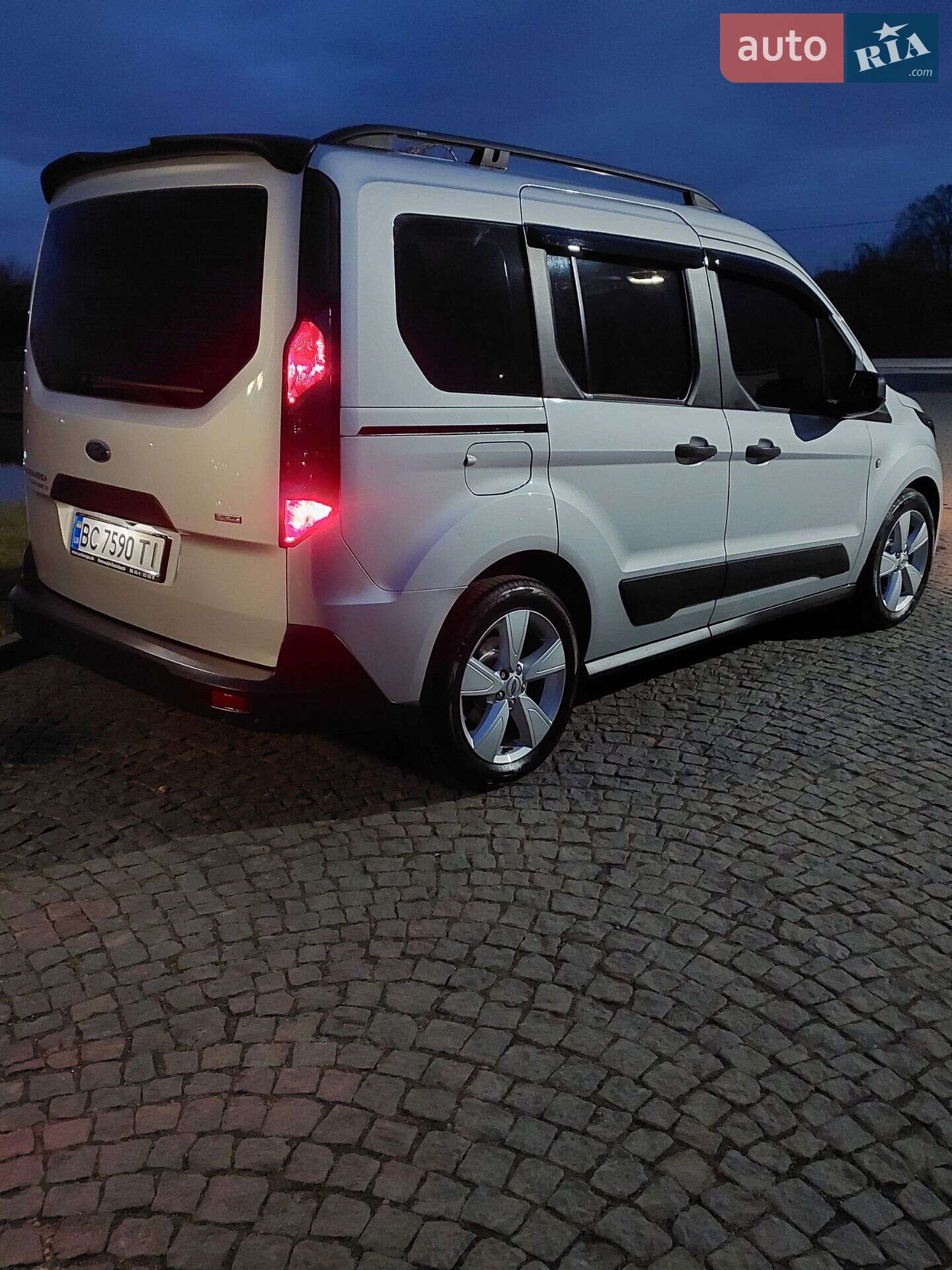 Ford Tourneo Connect 2018 VIN WF0TXXWPGTJU72925 фото оголошення 47 з 80