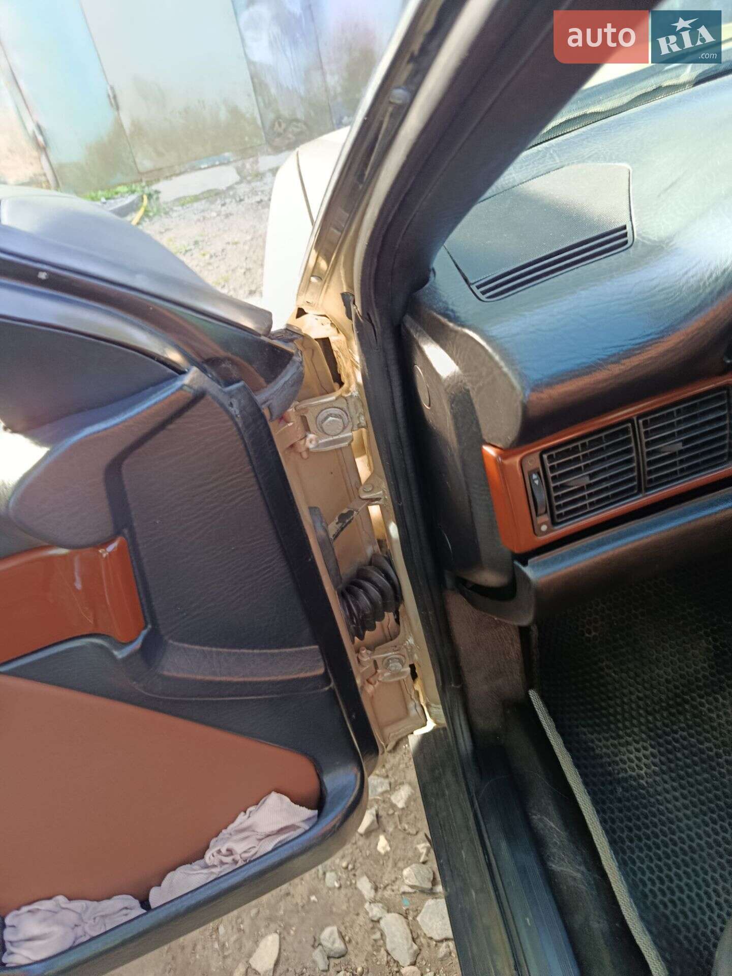 Audi 100 1989 VIN WAUZZZ44ZKN058729 фото оголошення 14 з 30
