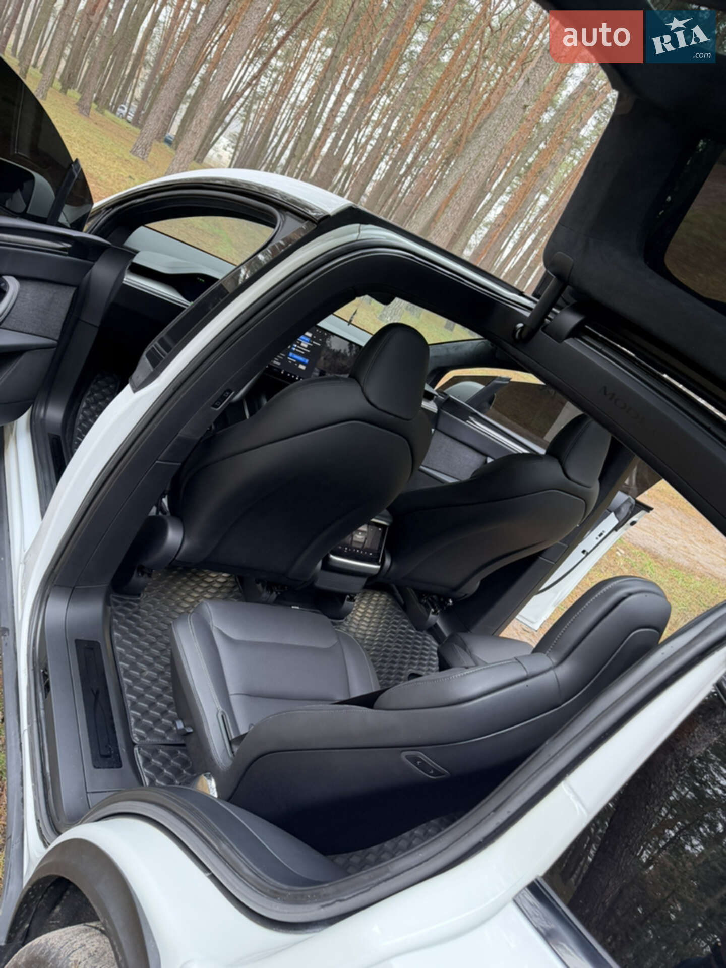 Tesla Model X 2022 VIN 7SAXCBE6XNF358023 фото оголошення 8 з 14