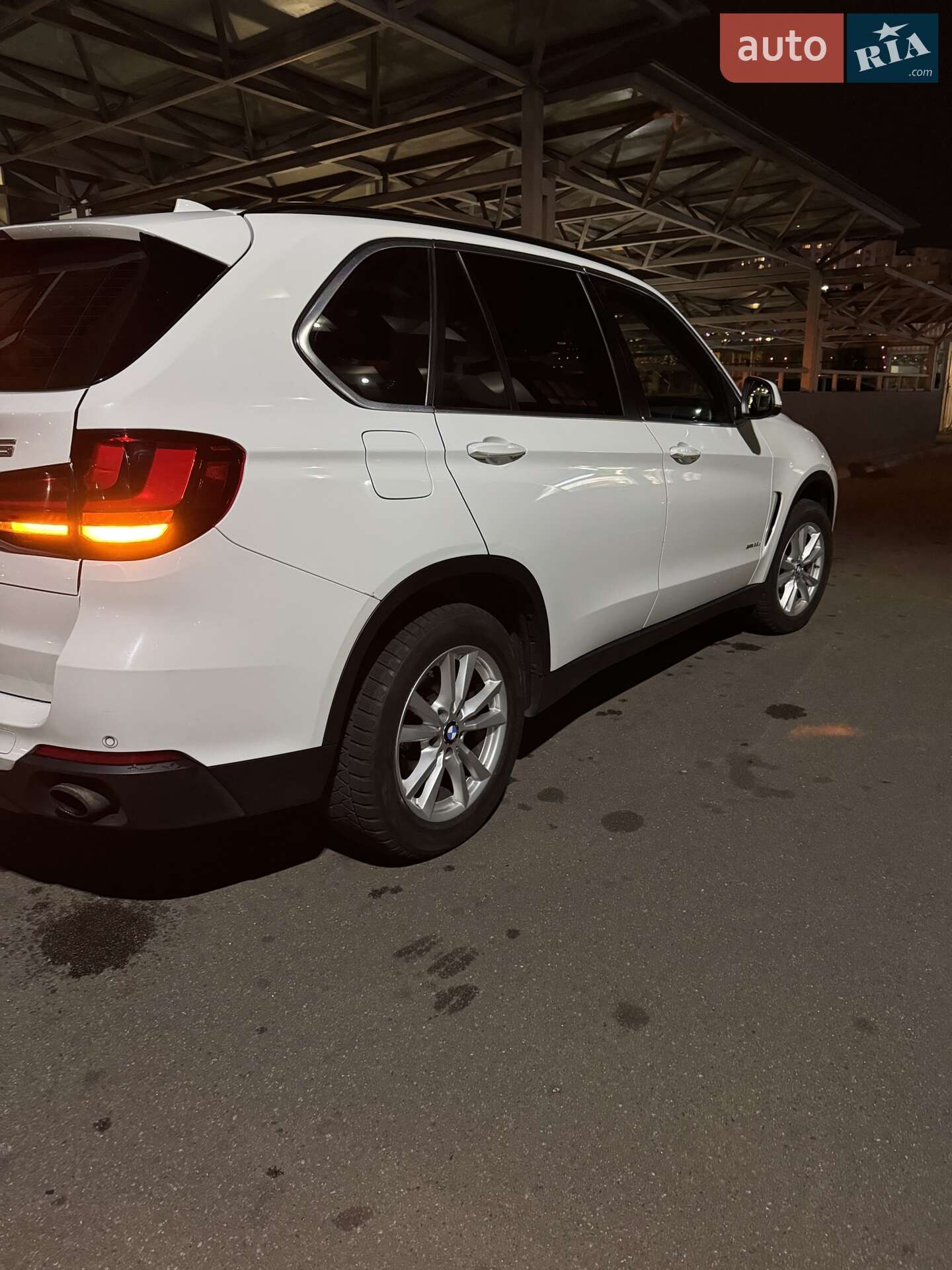 BMW X5 2015 VIN WBALS010500K98726 фото оголошення 4 з 9