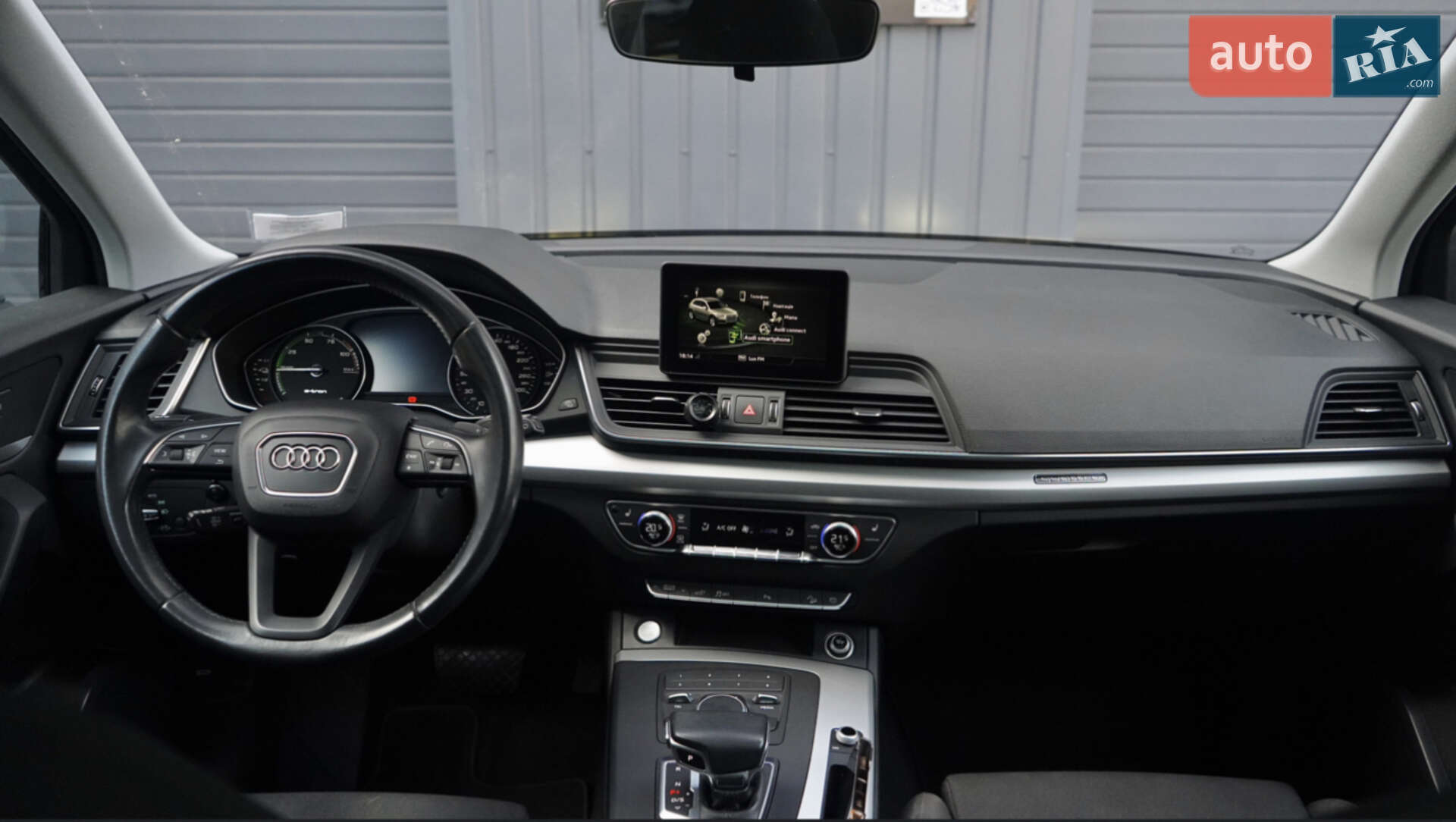 Audi Q5 2020 VIN WAUZZZFY2L2105434 фото оголошення 9 з 28