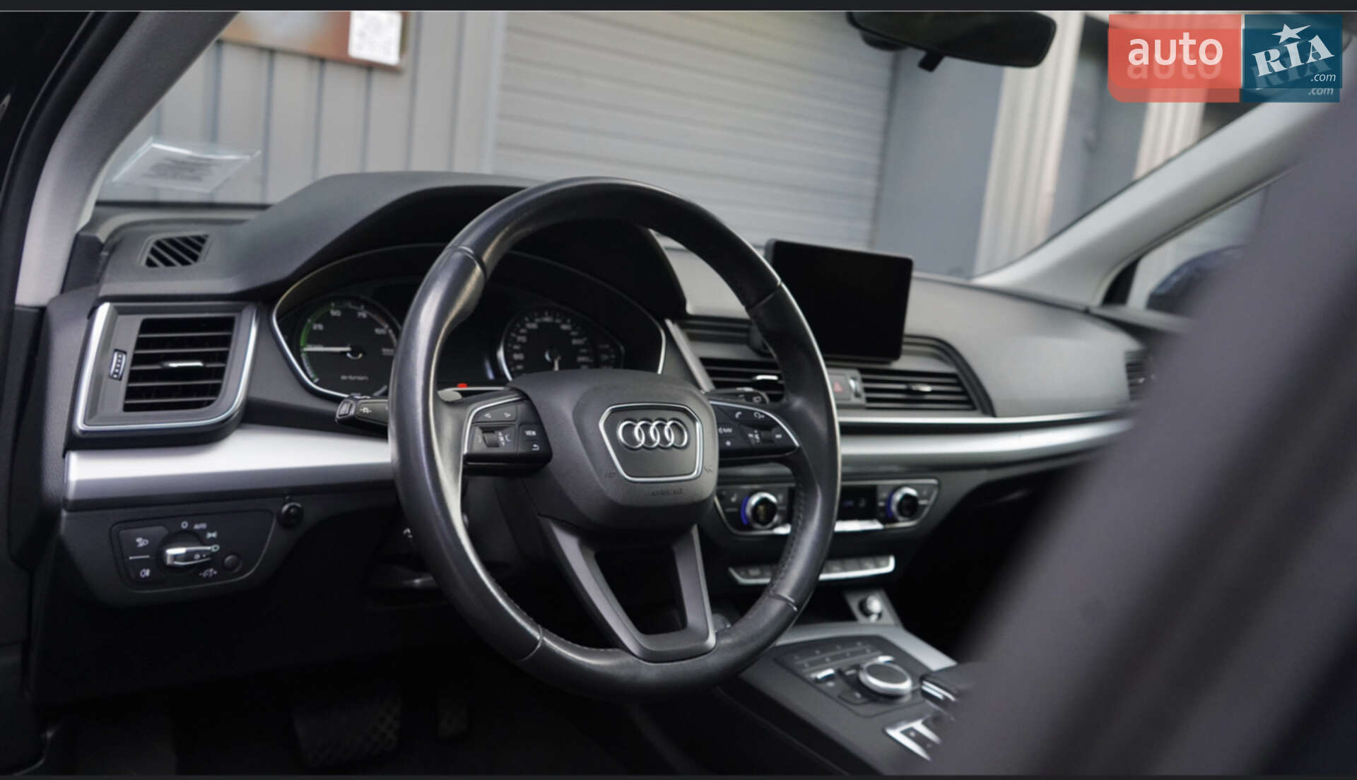 Audi Q5 2020 VIN WAUZZZFY2L2105434 фото оголошення 10 з 28