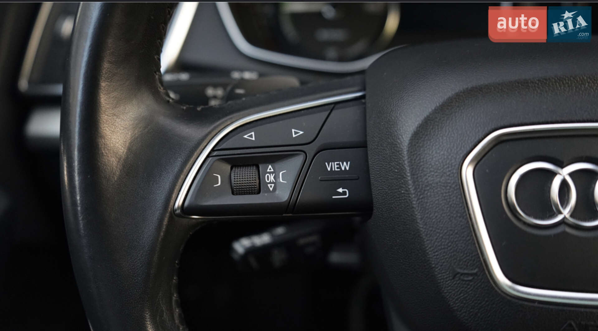 Audi Q5 2020 VIN WAUZZZFY2L2105434 фото оголошення 13 з 28