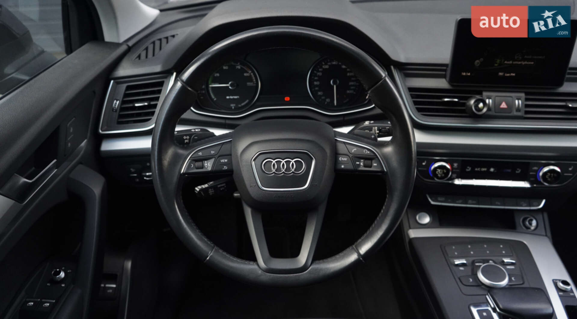 Audi Q5 2020 VIN WAUZZZFY2L2105434 фото оголошення 15 з 28