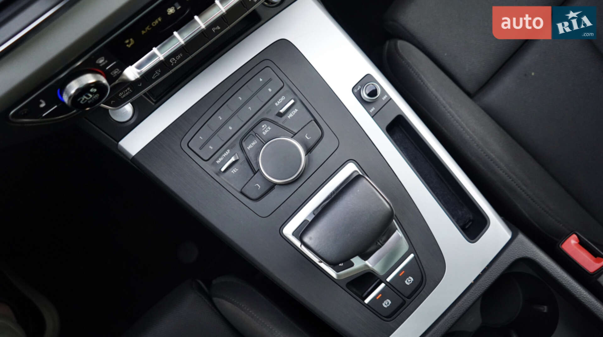 Audi Q5 2020 VIN WAUZZZFY2L2105434 фото оголошення 20 з 28