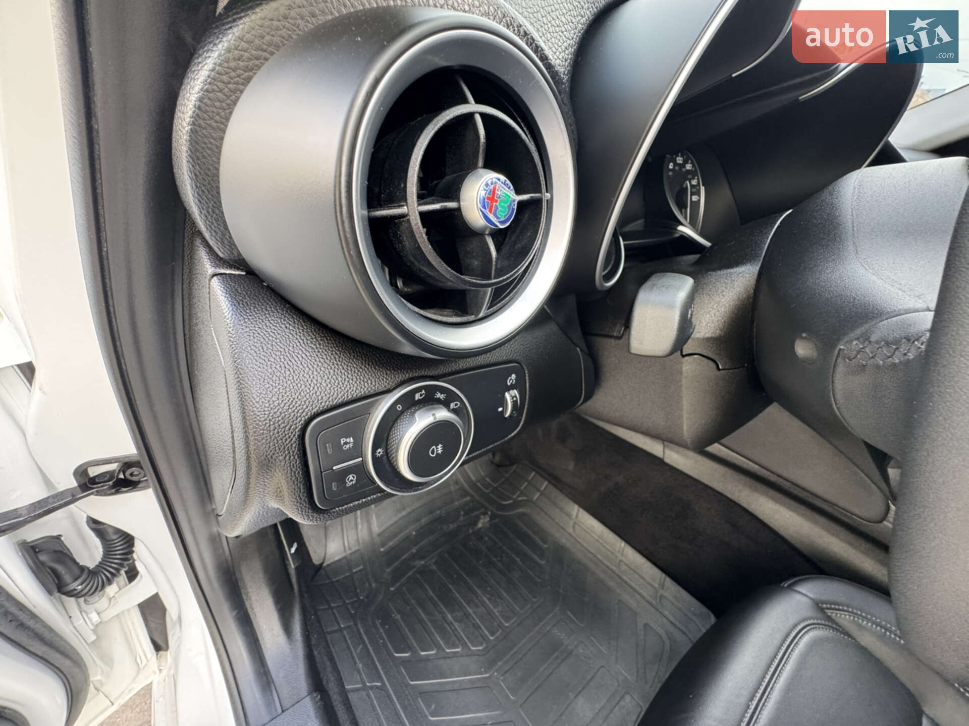 Alfa Romeo Giulia 2020 VIN ZARFAMAN3K7609494 фото оголошення 59 з 65
