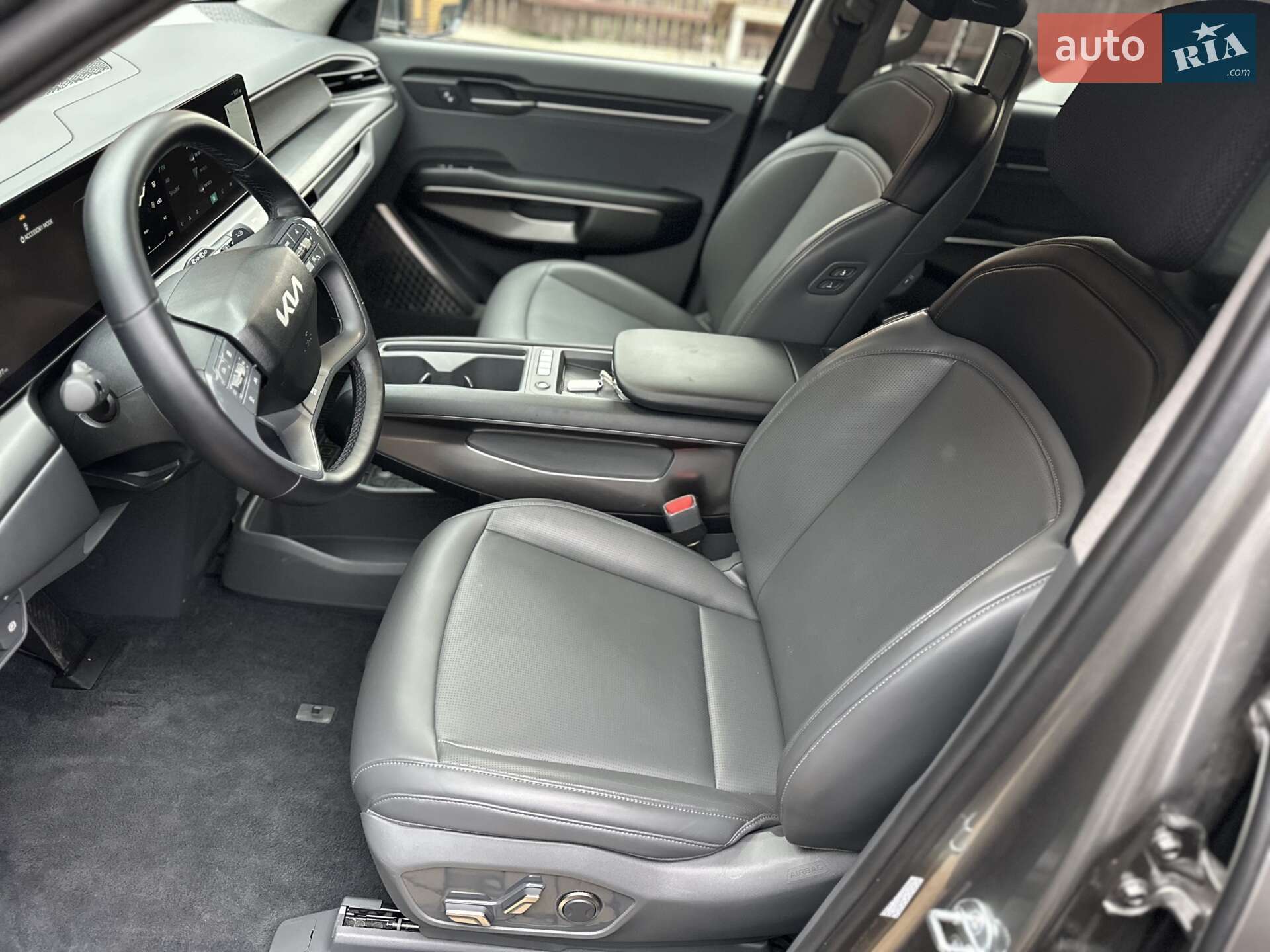 Kia EV9 2023 VIN KNDAB5S11R6030524 фото оголошення 3 з 35