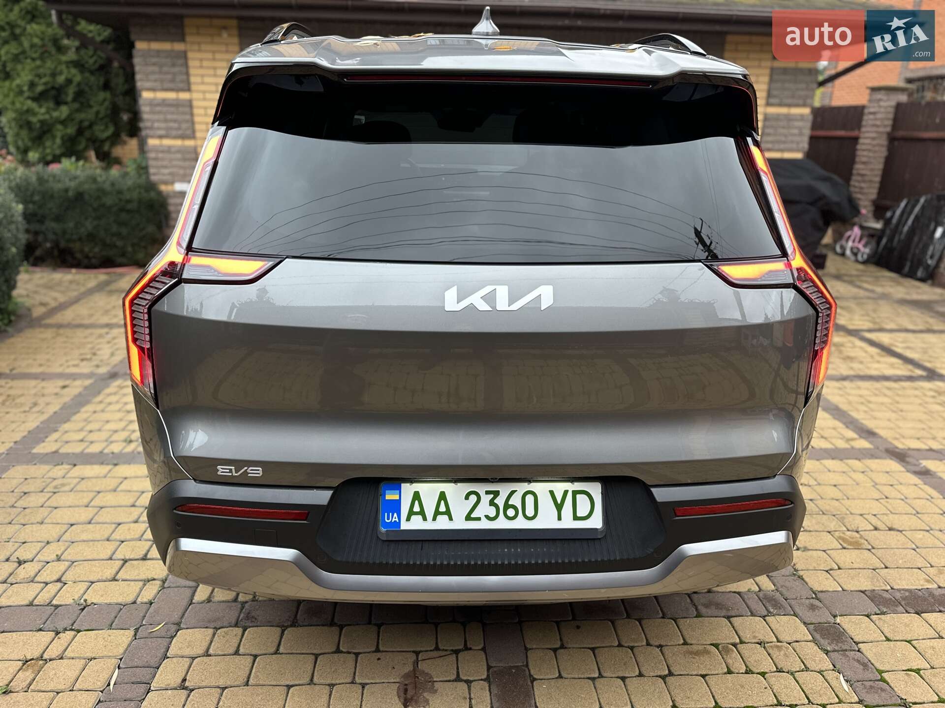 Kia EV9 2023 VIN KNDAB5S11R6030524 фото оголошення 4 з 35